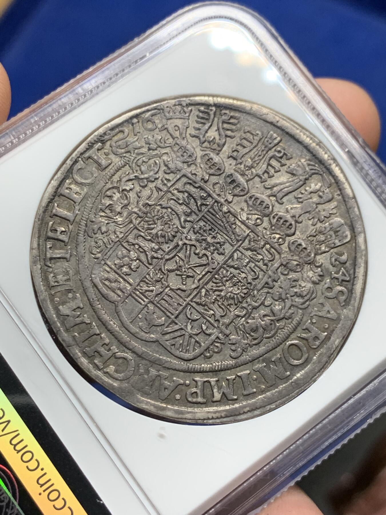 《竞宝斋》第292场- 周日，周一  2场连拍 （全场包邮） NGC AU58 季军分 德国 萨克森 1624年 持剑武士泰勒大银币 原味欧陆包浆，深打好状态，实为不易。好状态老泰勒稀少，仅有2枚更高分