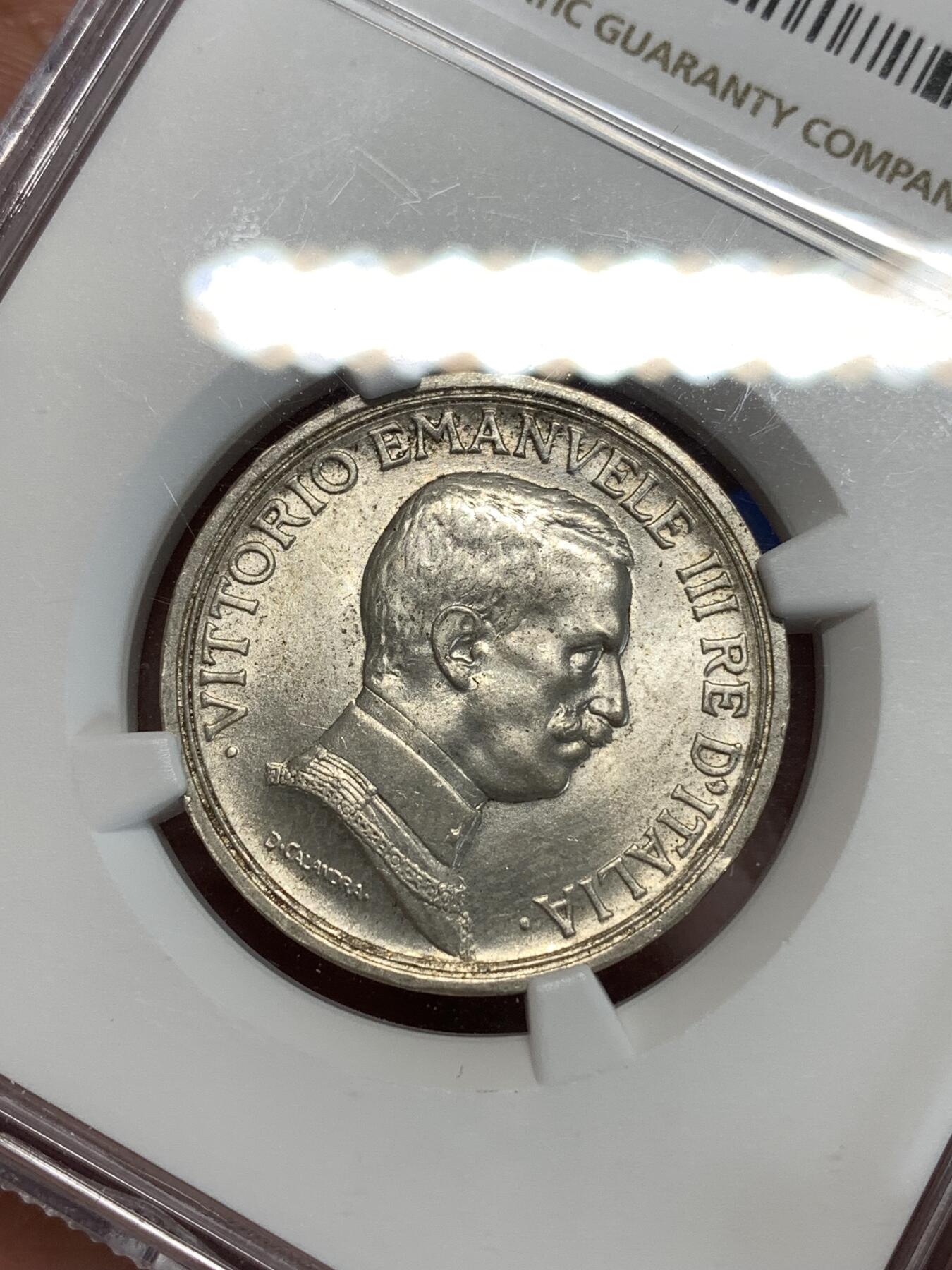 《竞宝斋》第292场- 周日，周一  2场连拍 （全场包邮） NGC MS63 意大利1915R埃曼努埃莱三世四驾马车2里拉银币