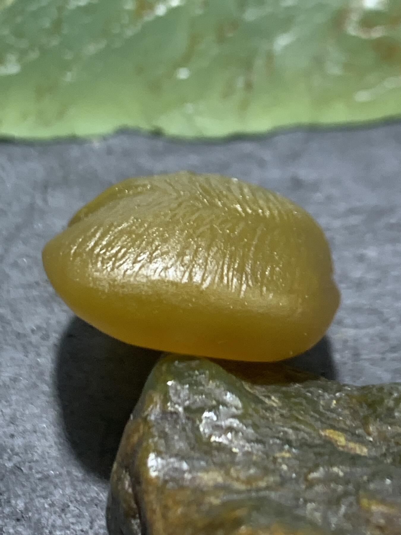 精美亚光高润度冰飘心冻料鸡油黄蒙料战国红玛瑙手工雕刻灵狐吊坠一个