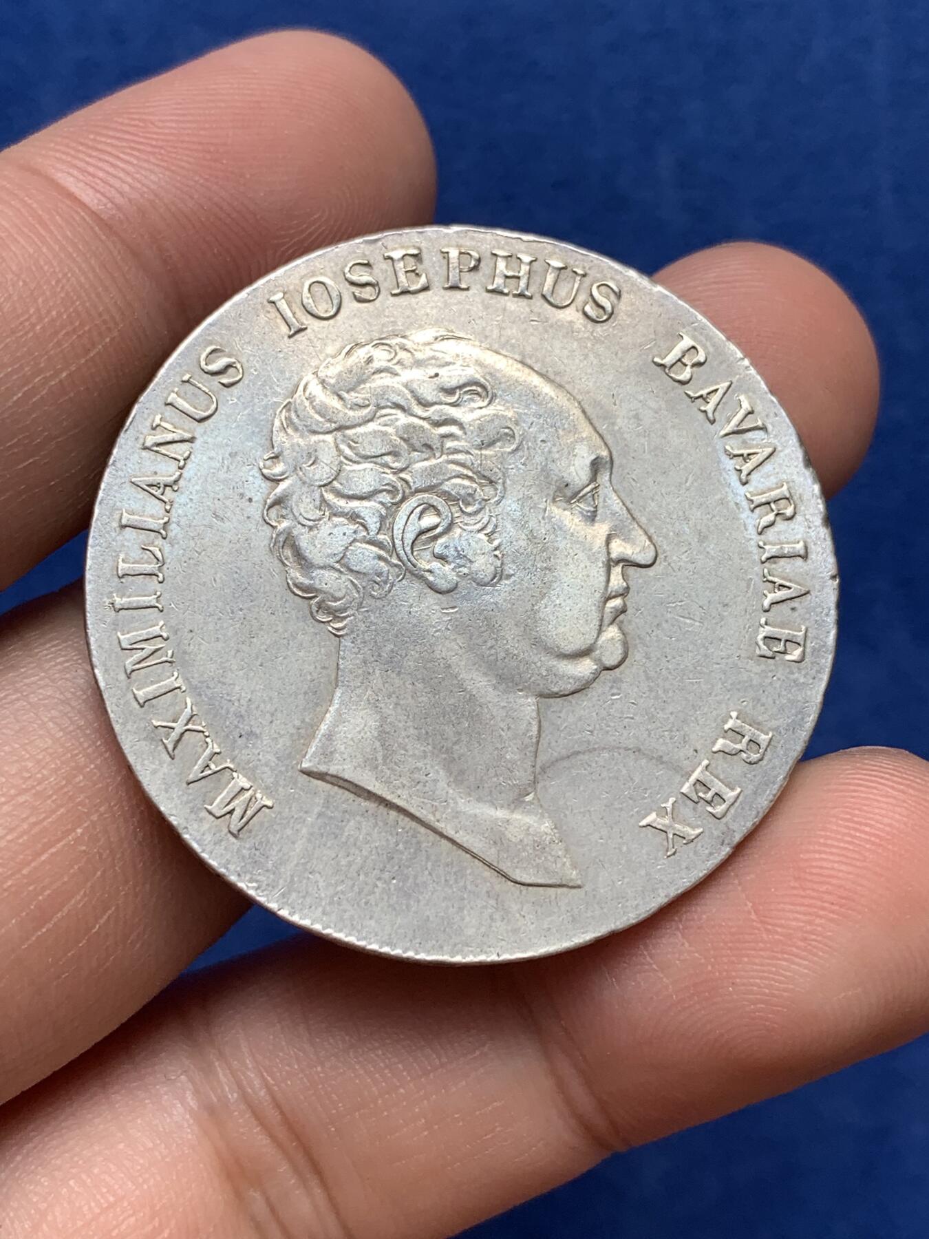 《竞宝斋》第292场- 周日，周一  2场连拍 （全场包邮） 德国巴伐利亚1816年马克西米利安双剑泰勒大银币 早期大规格 细节见图