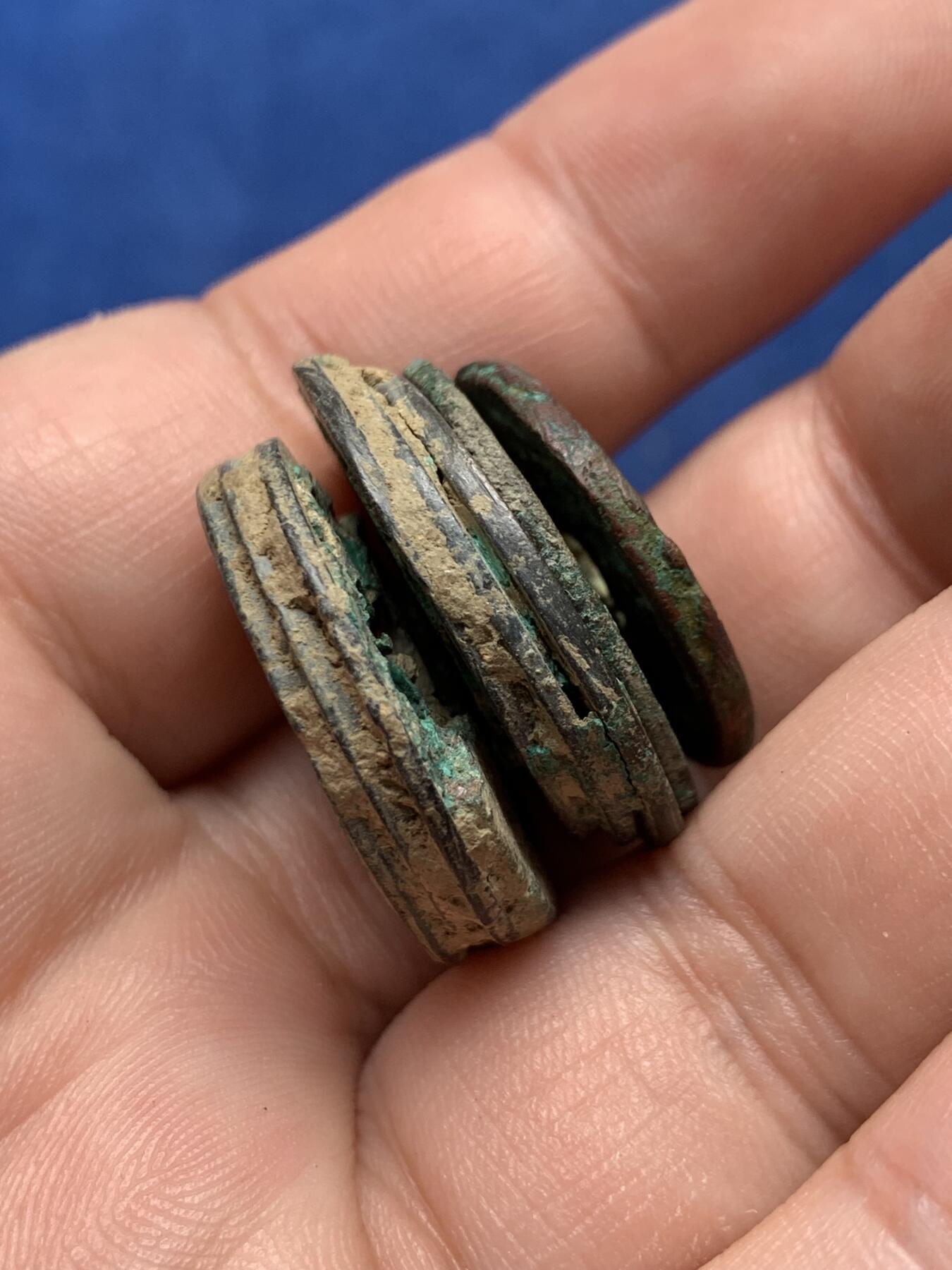 《竞宝斋》第292场- 周日，周一  2场连拍 （全场包邮） 元朝至大通宝 边道较厚 送几个宋筒子钱