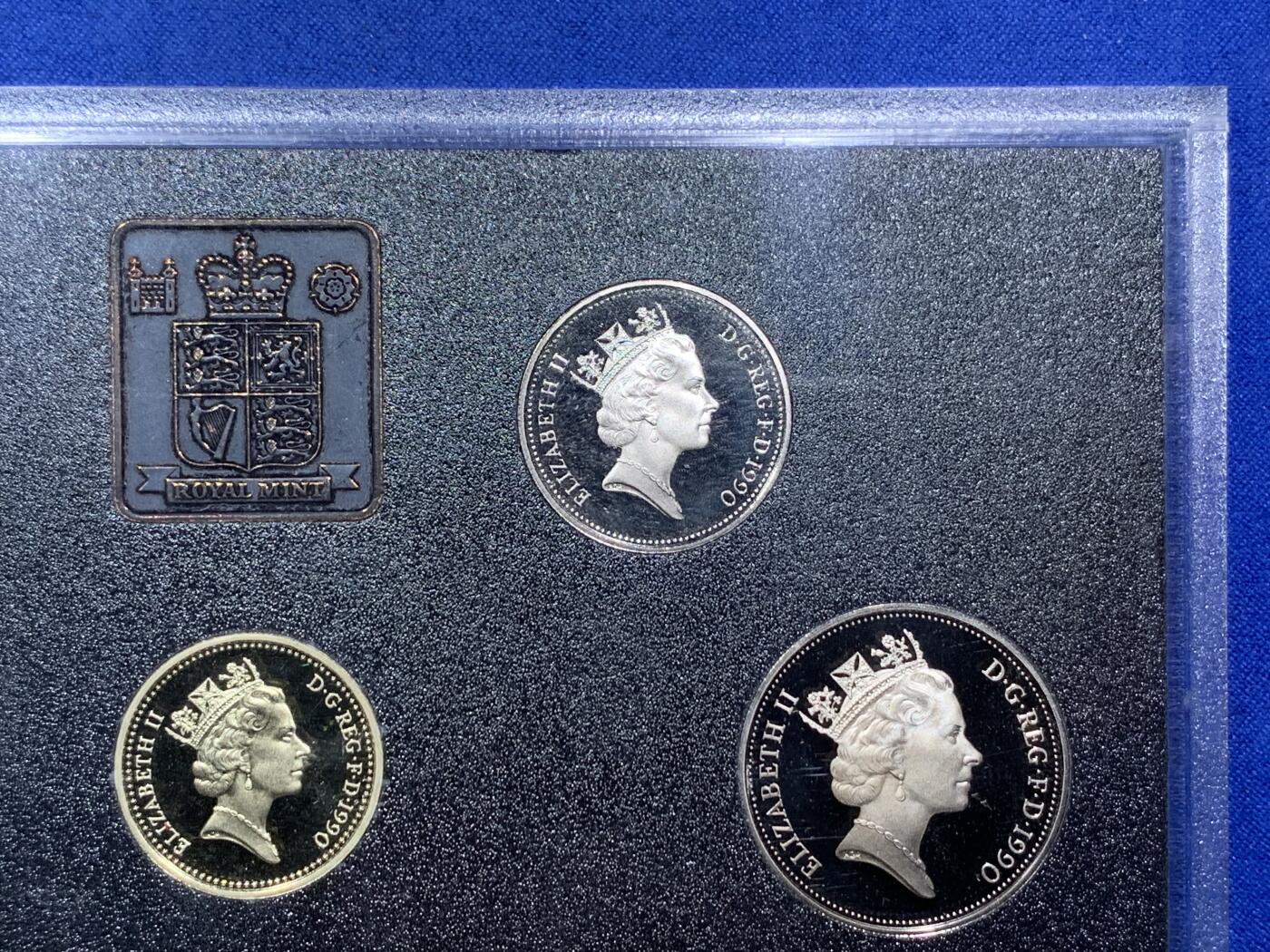 《竞宝斋》第292场- 周日，周一  2场连拍 （全场包邮） 英国1990年硬币8枚套装精制版