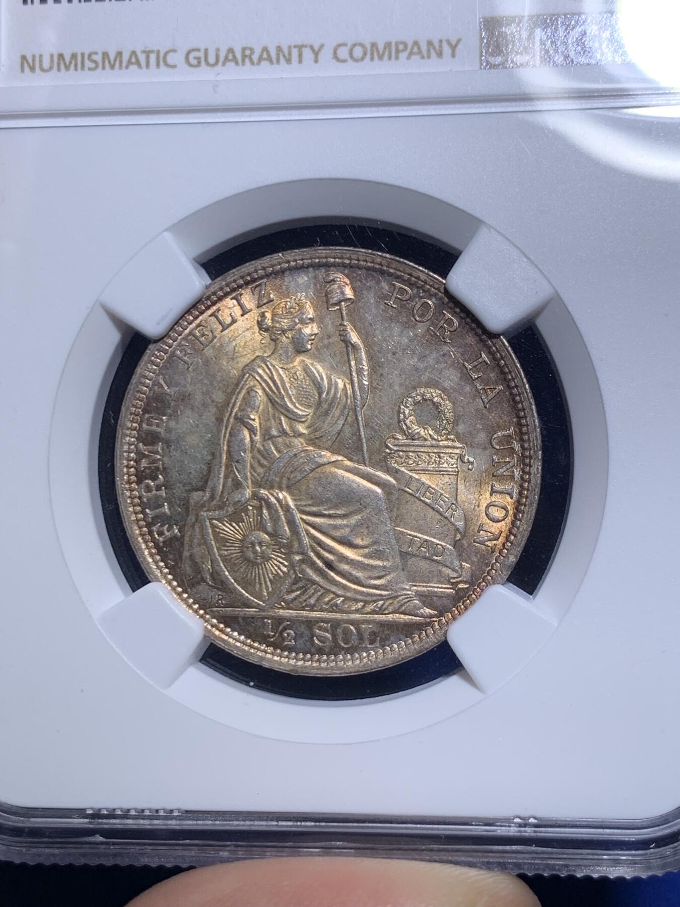 《竞宝斋》第292场- 周日，周一  2场连拍 （全场包邮） NGC MS64 秘鲁 1915年 1/2比索 银币 高银版 状态极好 刷双面金色包浆 高分不易