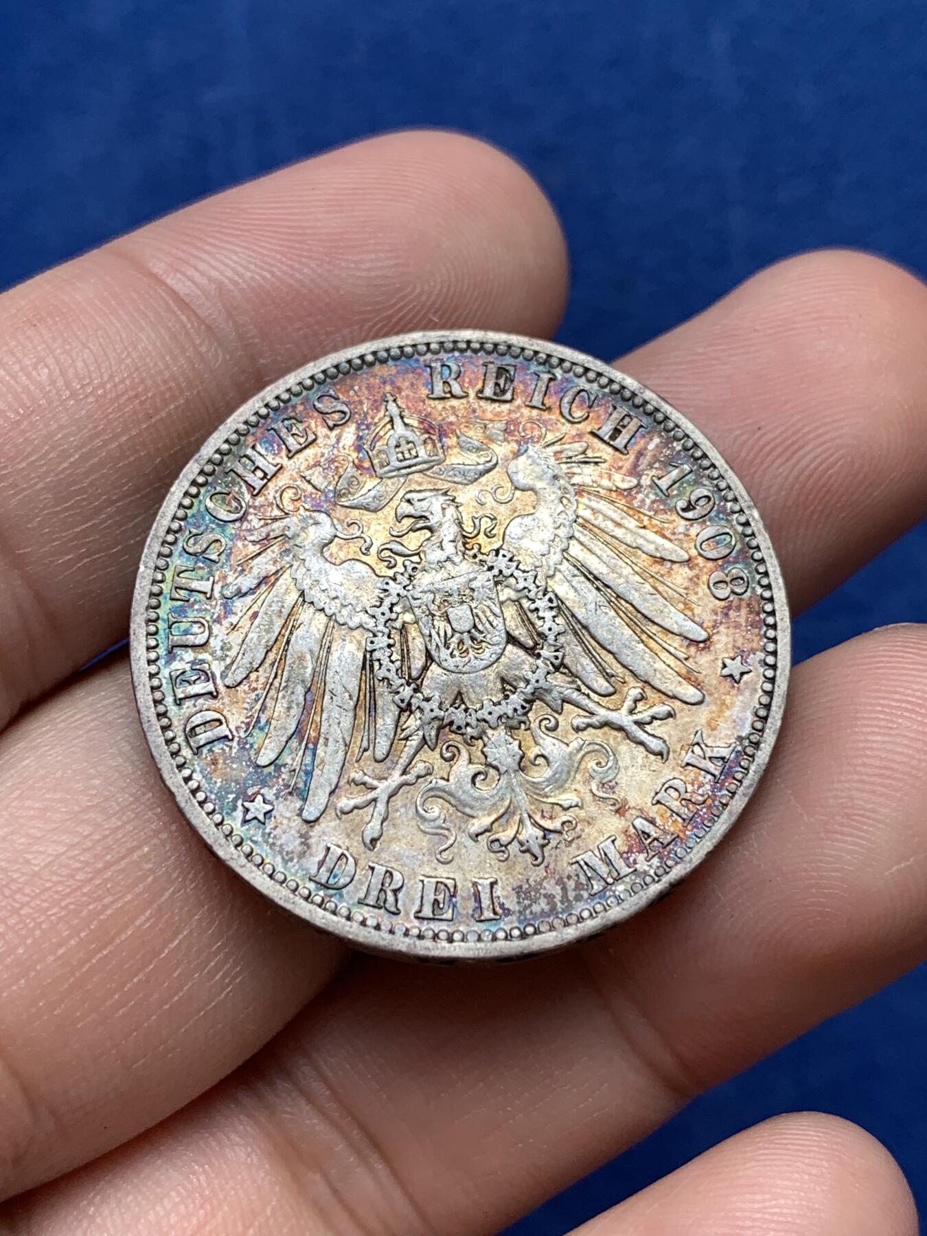 《竞宝斋》第292场- 周日，周一  2场连拍 （全场包邮） 德国威廉二世1908年三马克 正面原状态 背面五彩 状态不错