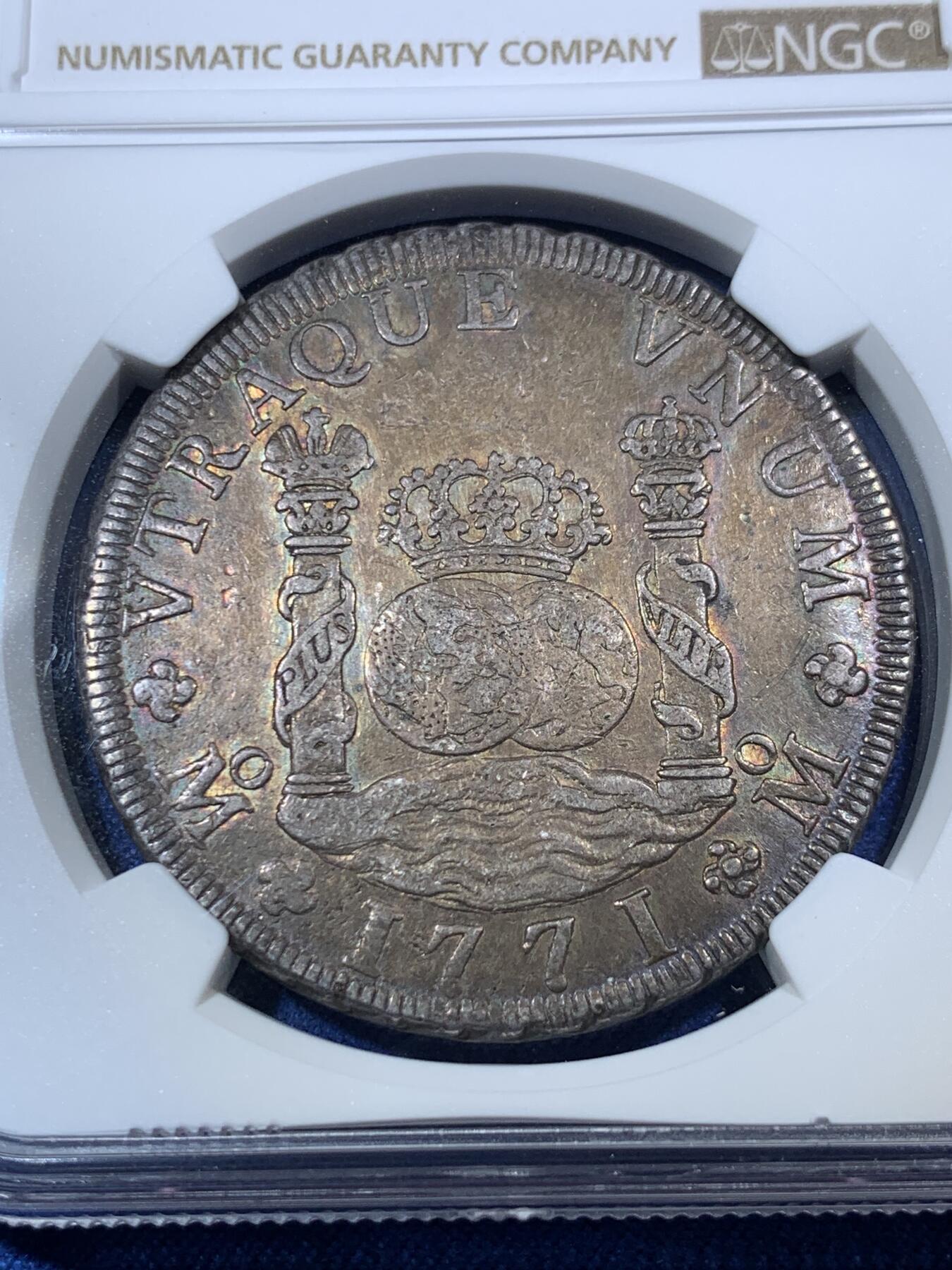 《竞宝斋》第292场- 周日，周一  2场连拍 （全场包邮） NGC AU55 墨西哥 1771年 卡洛斯三世地球双柱 8R 银币 宽内齿 深彩包浆 给分难度大 比白币好不少