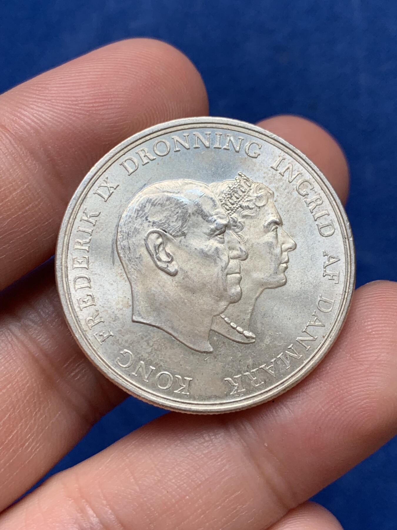 《竞宝斋》第292场- 周日，周一  2场连拍 （全场包邮） 丹麦国王1960年银婚纪念5克朗银币