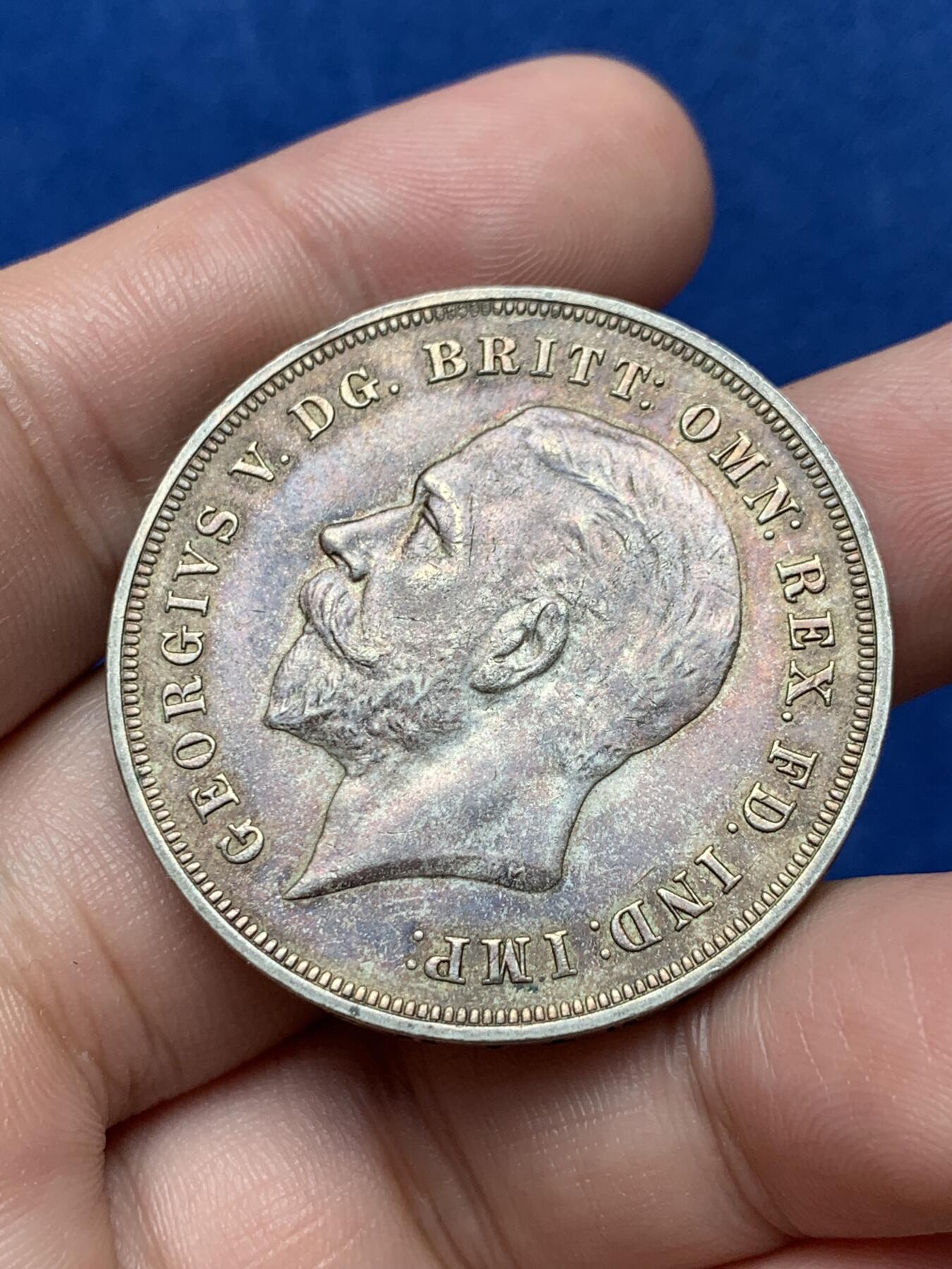 《竞宝斋》第292场- 周日，周一  2场连拍 （全场包邮） 英国1935年乔治五世木马剑银币 十分舒服的老包浆 值得拥有