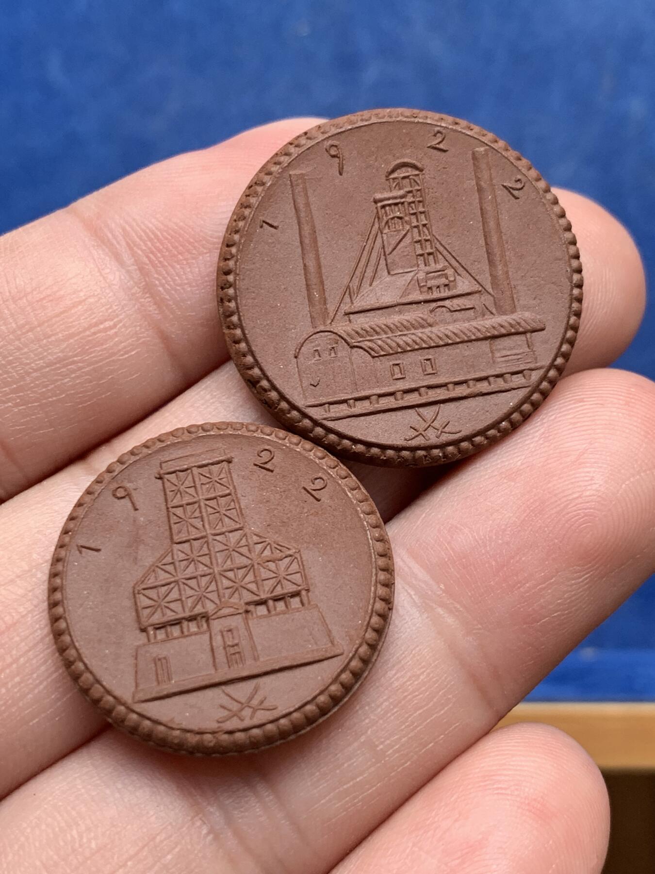 《竞宝斋》第292场- 周日，周一  2场连拍 （全场包邮） 两枚一组 德紧陶币 瓦尔登堡1922年二马克+三马克 非常稀少的品种