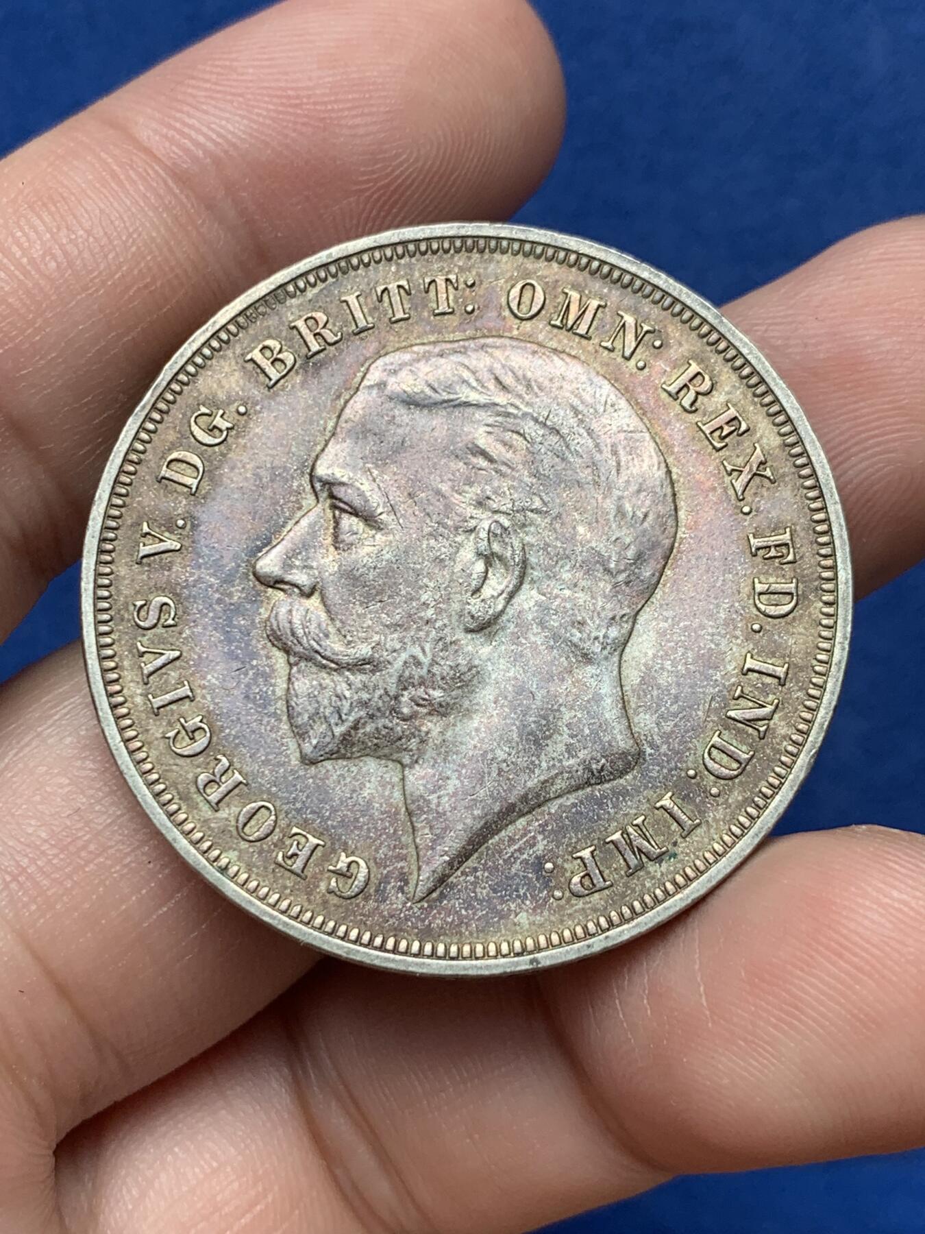 《竞宝斋》第292场- 周日，周一  2场连拍 （全场包邮） 英国1935年乔治五世木马剑银币 十分舒服的老包浆 值得拥有