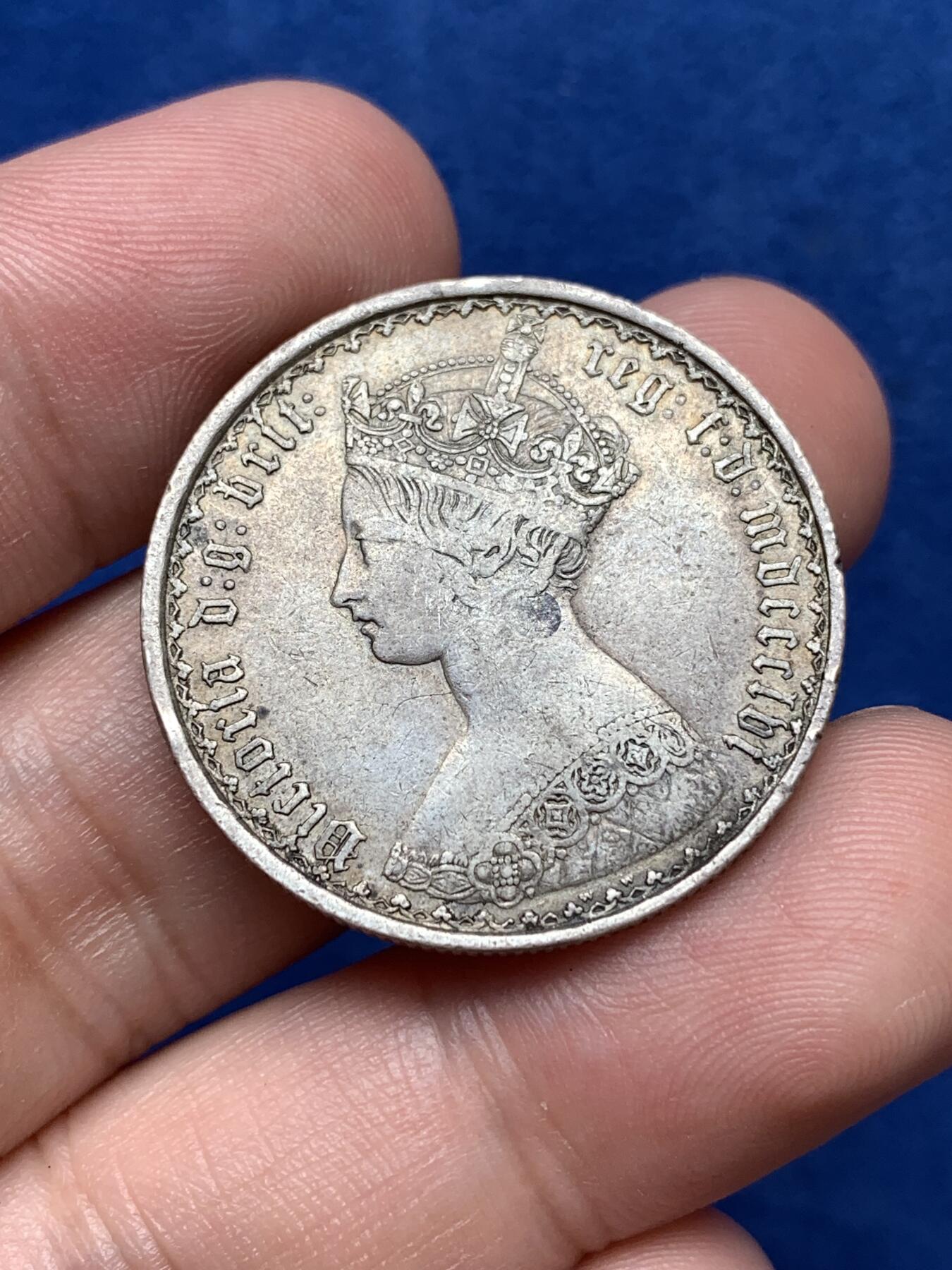 《竞宝斋》第292场- 周日，周一  2场连拍 （全场包邮） 英国 1856 维多利亚哥特体 弗罗林银币，细节如图，底板光洁，尚有原始光泽