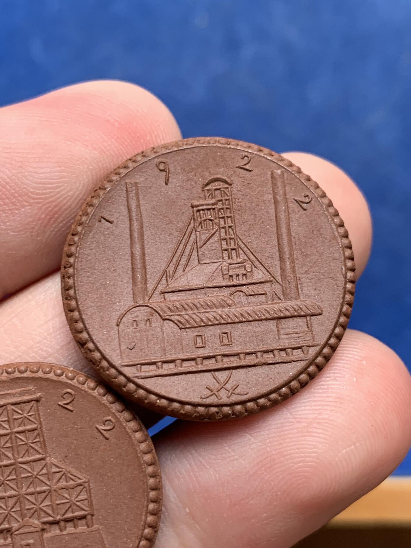 《竞宝斋》第292场- 周日，周一  2场连拍 （全场包邮） 两枚一组 德紧陶币 瓦尔登堡1922年二马克+三马克 非常稀少的品种