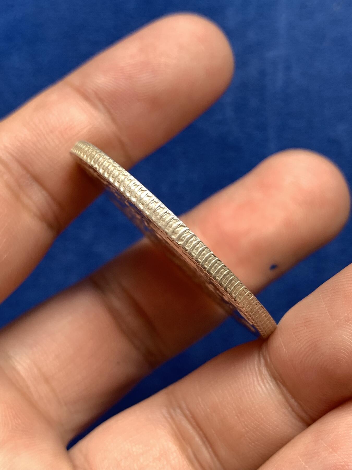 《竞宝斋》第292场- 周日，周一  2场连拍 （全场包邮） 墨西哥 1895年 8里亚尔 花边鹰洋银币 带光底板 边齿好