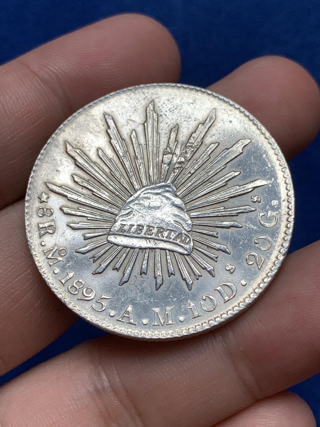 《竞宝斋》第292场- 周日，周一  2场连拍 （全场包邮） 墨西哥 1895年 8里亚尔 花边鹰洋银币 带光底板 边齿好