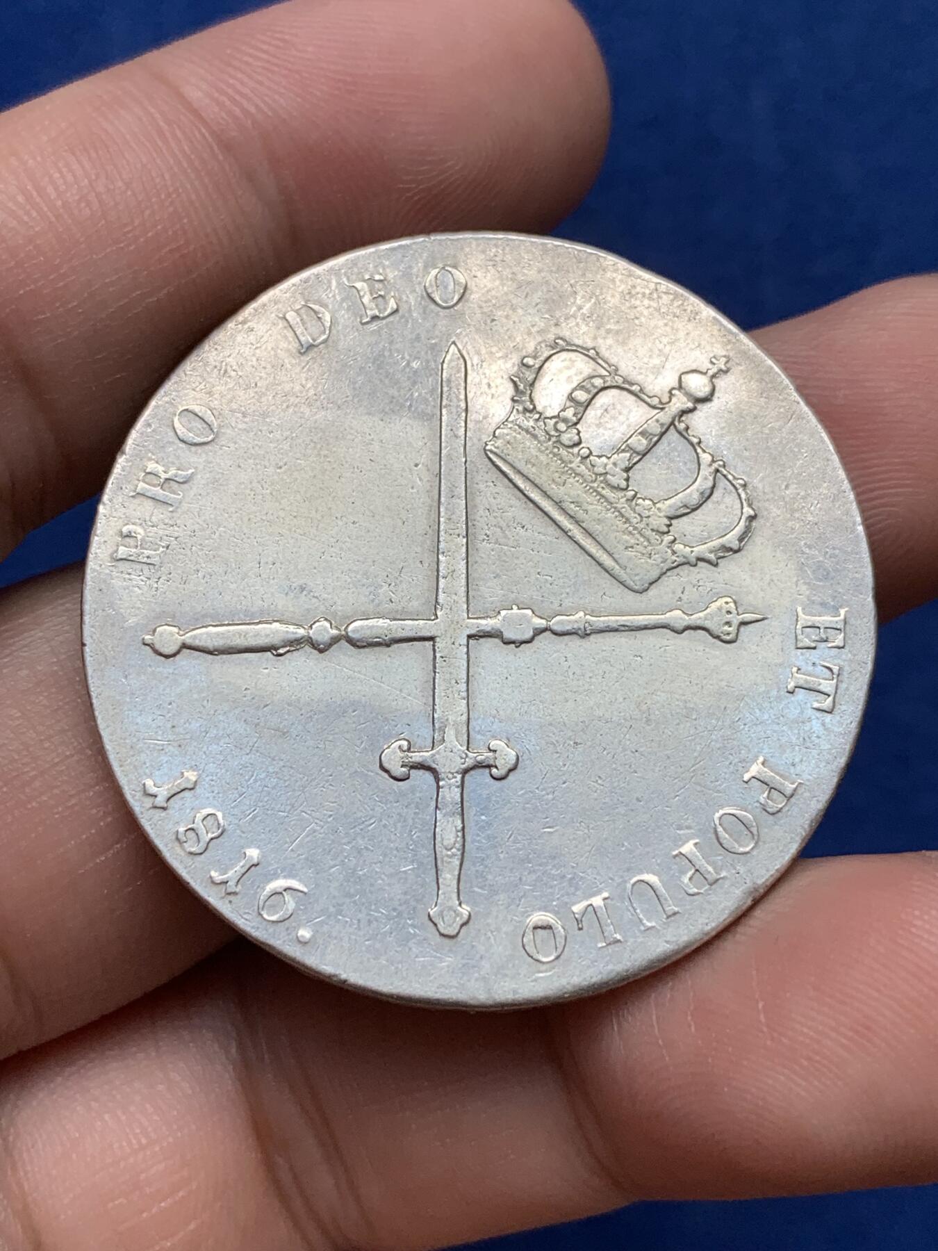 《竞宝斋》第292场- 周日，周一  2场连拍 （全场包邮） 德国巴伐利亚1816年马克西米利安双剑泰勒大银币 早期大规格 细节见图