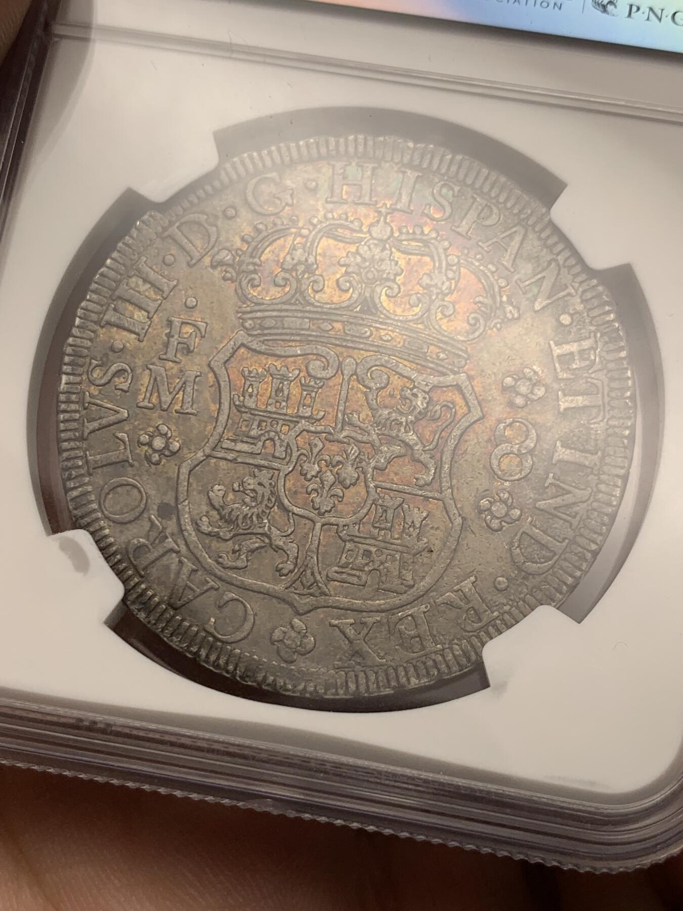 《竞宝斋》第292场- 周日，周一  2场连拍 （全场包邮） NGC AU55 墨西哥 1771年 卡洛斯三世地球双柱 8R 银币 宽内齿 深彩包浆 给分难度大 比白币好不少