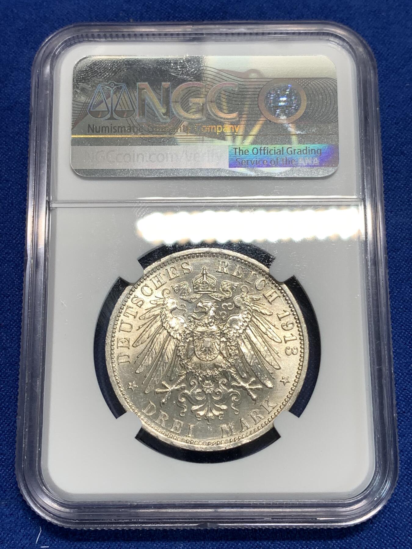 《竞宝斋》第292场- 周日，周一  2场连拍 （全场包邮） NGC MS62 德1913年普鲁士威廉二世花枝3马克 胡子眉毛发丝清晰
