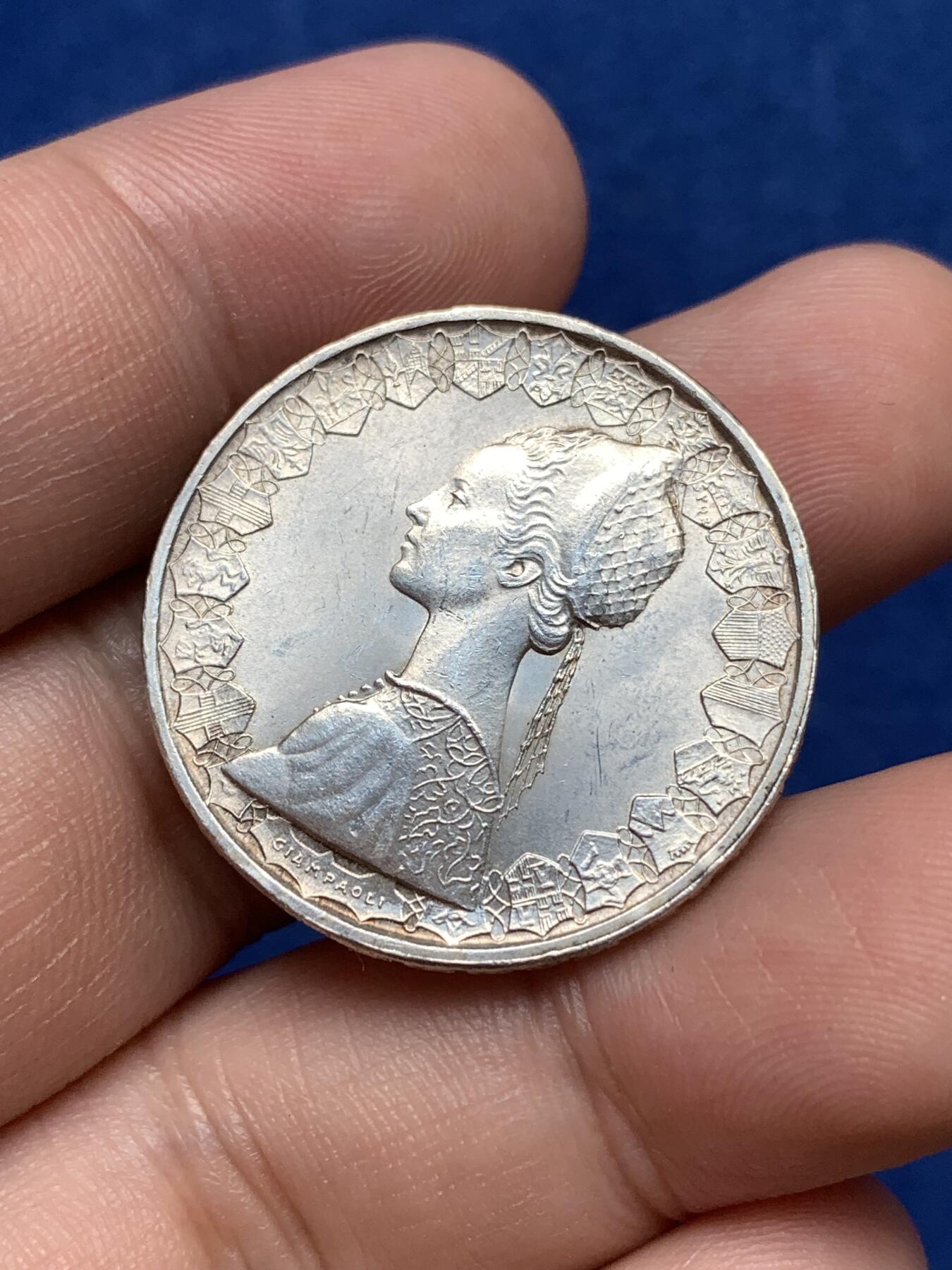 《竞宝斋》第292场- 周日，周一  2场连拍 （全场包邮） 意大利 1961年 500里拉 帆船少女银币 较少年年份 深打凝光转光强烈 可送评