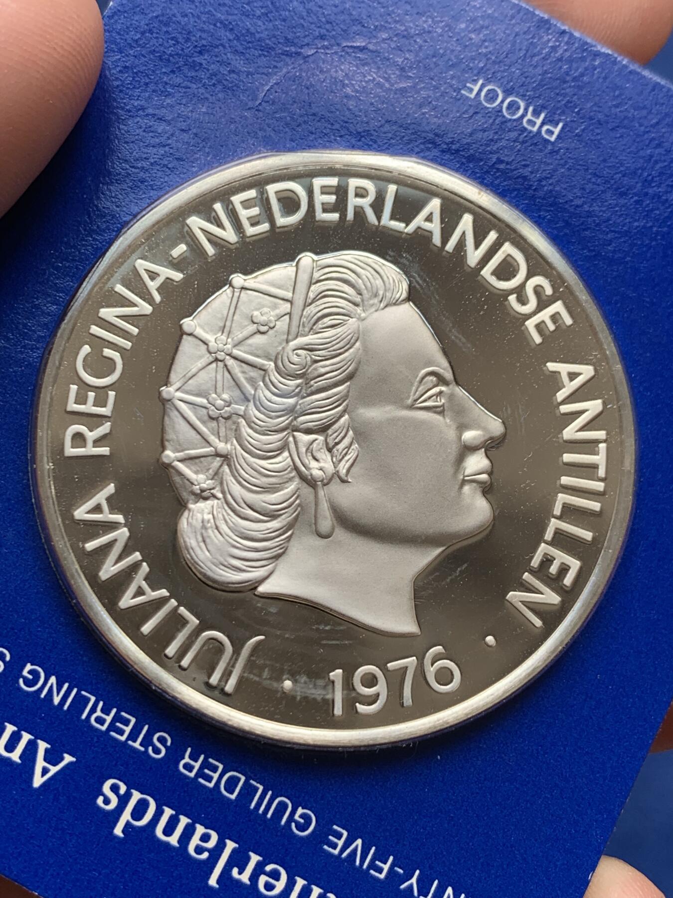 《竞宝斋》第292场- 周日，周一  2场连拍 （全场包邮） 1976年荷属安的列斯 纪念美国独立200周年富兰克林 大精制银币 原盒装
