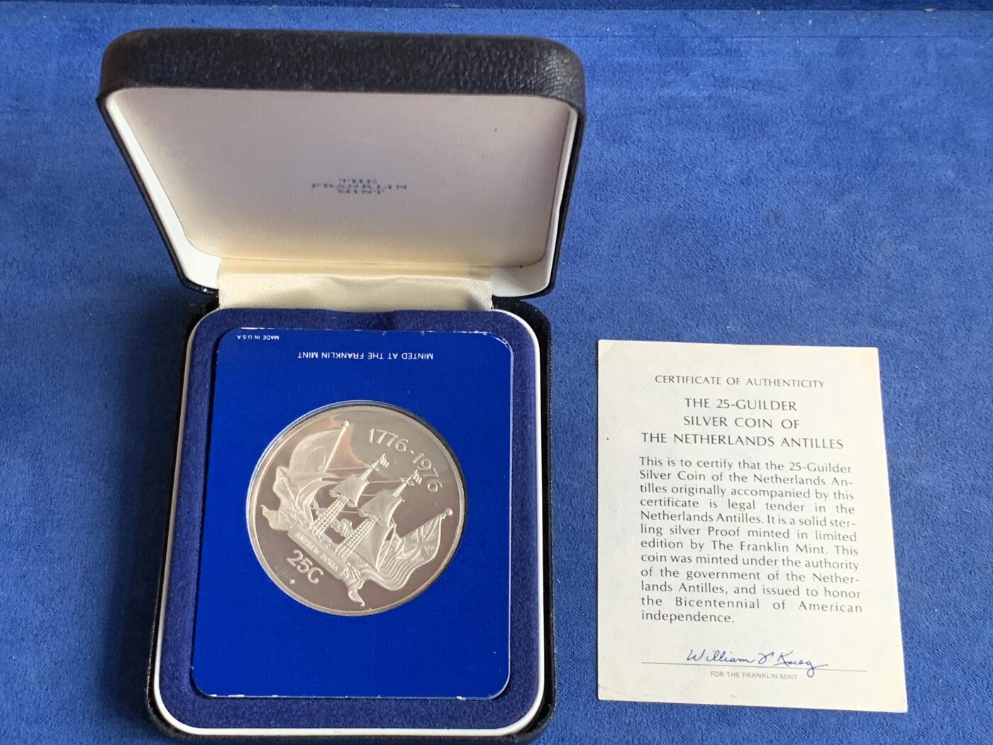 《竞宝斋》第292场- 周日，周一  2场连拍 （全场包邮） 1976年荷属安的列斯 纪念美国独立200周年富兰克林 大精制银币 原盒装