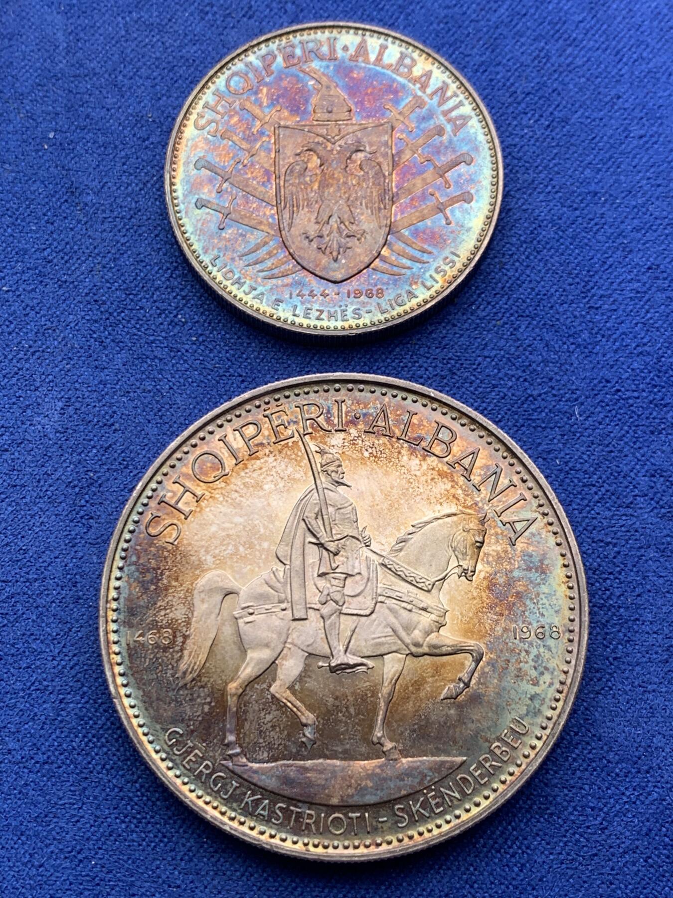 《竞宝斋》第292场- 周日，周一  2场连拍 （全场包邮） 3枚一组 阿尔巴尼亚斯坎德培精制纪念银币 1970版（发行量仅500套）