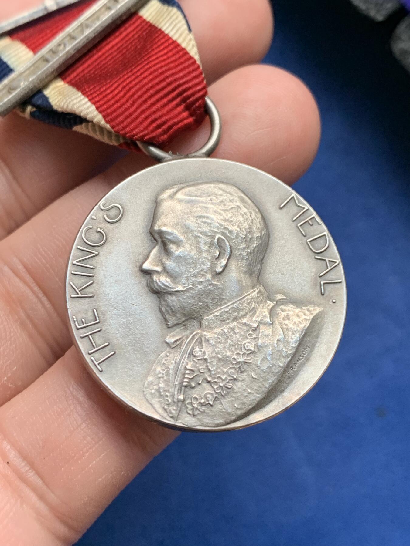 《竞宝斋》第292场- 周日，周一  2场连拍 （全场包邮） 伦敦郡议会1914-1915年 国王银质奖章  授予J.纽曼 带盒