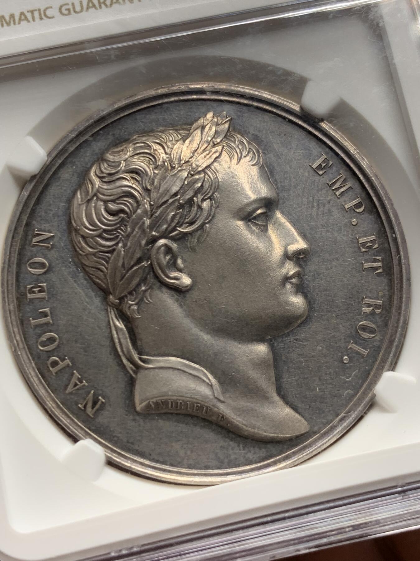 《竞宝斋》第292场- 周日，周一  2场连拍 （全场包邮） NGC UNCD 法国1806年拿破仑银章 19世纪后铸，极少见的品种，超高浮雕很细腻，加厚盒难得
