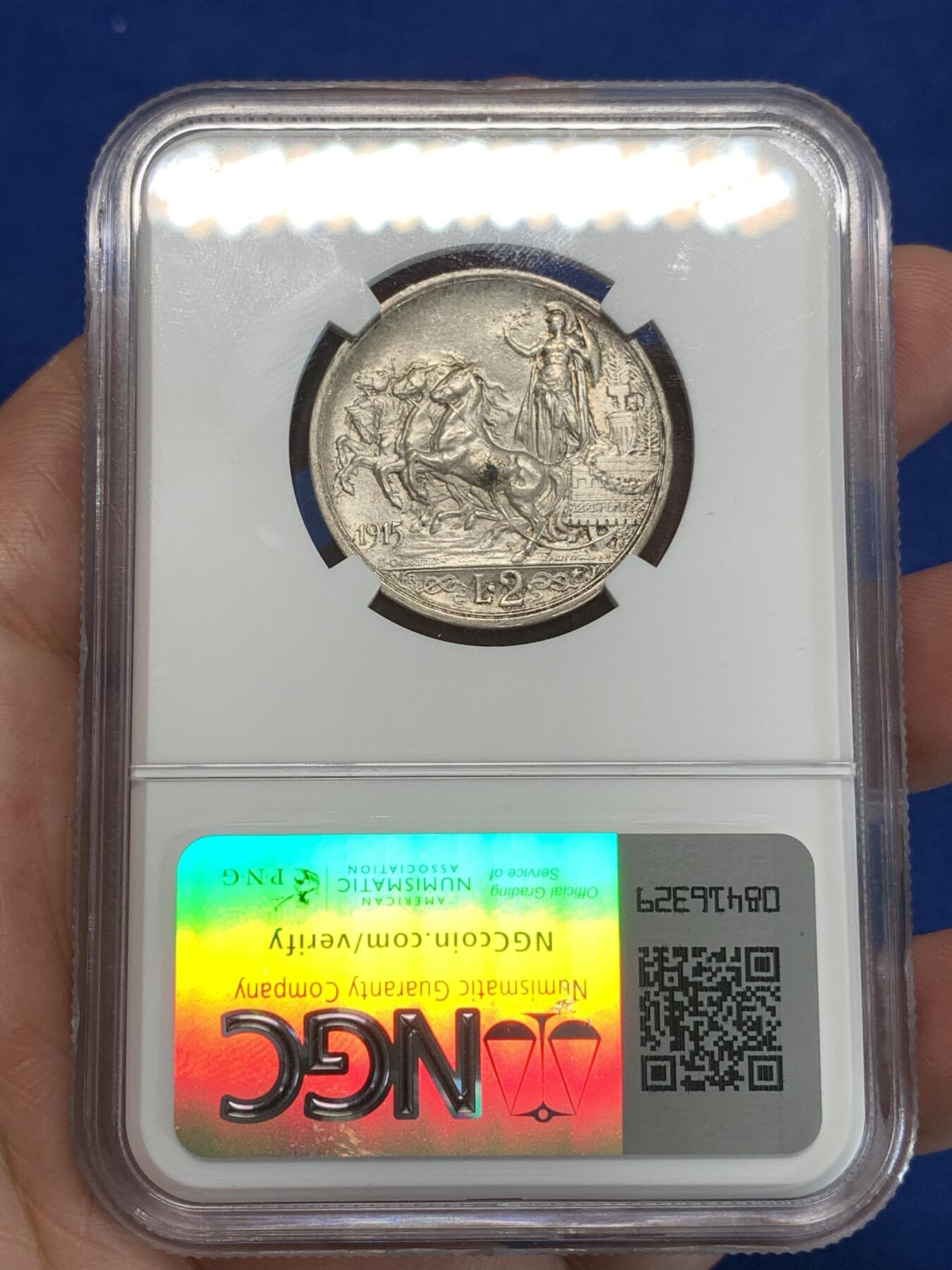 《竞宝斋》第292场- 周日，周一  2场连拍 （全场包邮） NGC MS63 意大利1915R埃曼努埃莱三世四驾马车2里拉银币