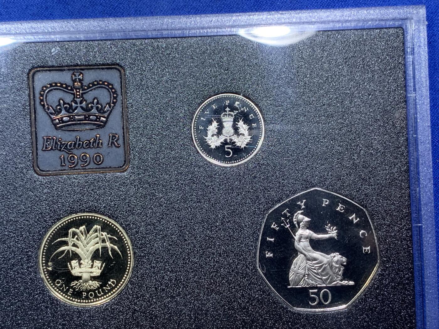 《竞宝斋》第292场- 周日，周一  2场连拍 （全场包邮） 英国1990年硬币8枚套装精制版