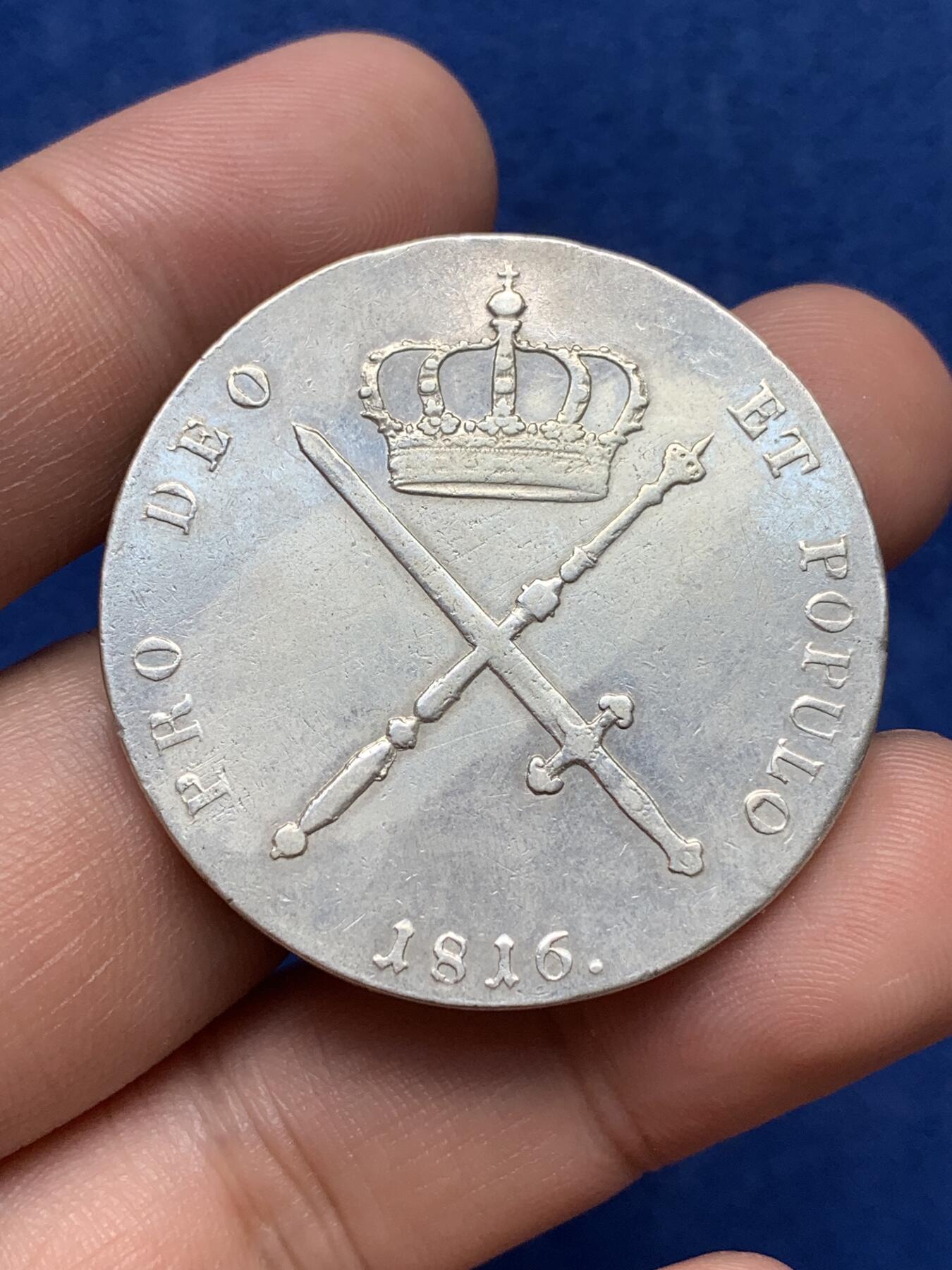 《竞宝斋》第292场- 周日，周一  2场连拍 （全场包邮） 德国巴伐利亚1816年马克西米利安双剑泰勒大银币 早期大规格 细节见图