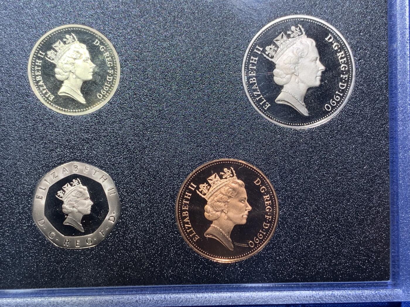 《竞宝斋》第292场- 周日，周一  2场连拍 （全场包邮） 英国1990年硬币8枚套装精制版