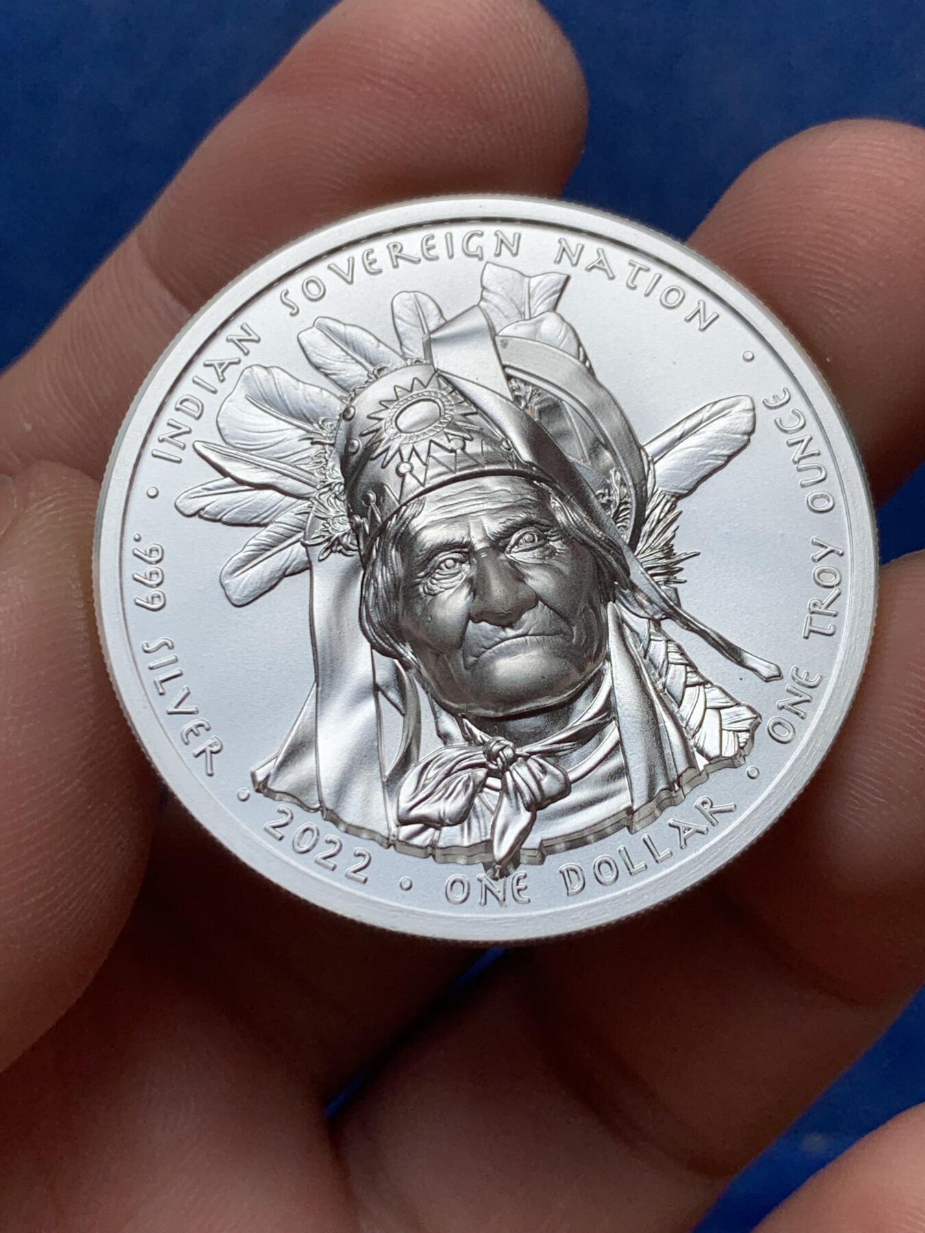 《竞宝斋》第292场- 周日，周一  2场连拍 （全场包邮） 美国2022年发行的印第安酋长系列2“杰罗尼莫”1美元纪念银币 1盎司 超高浮雕工艺 限量2500枚