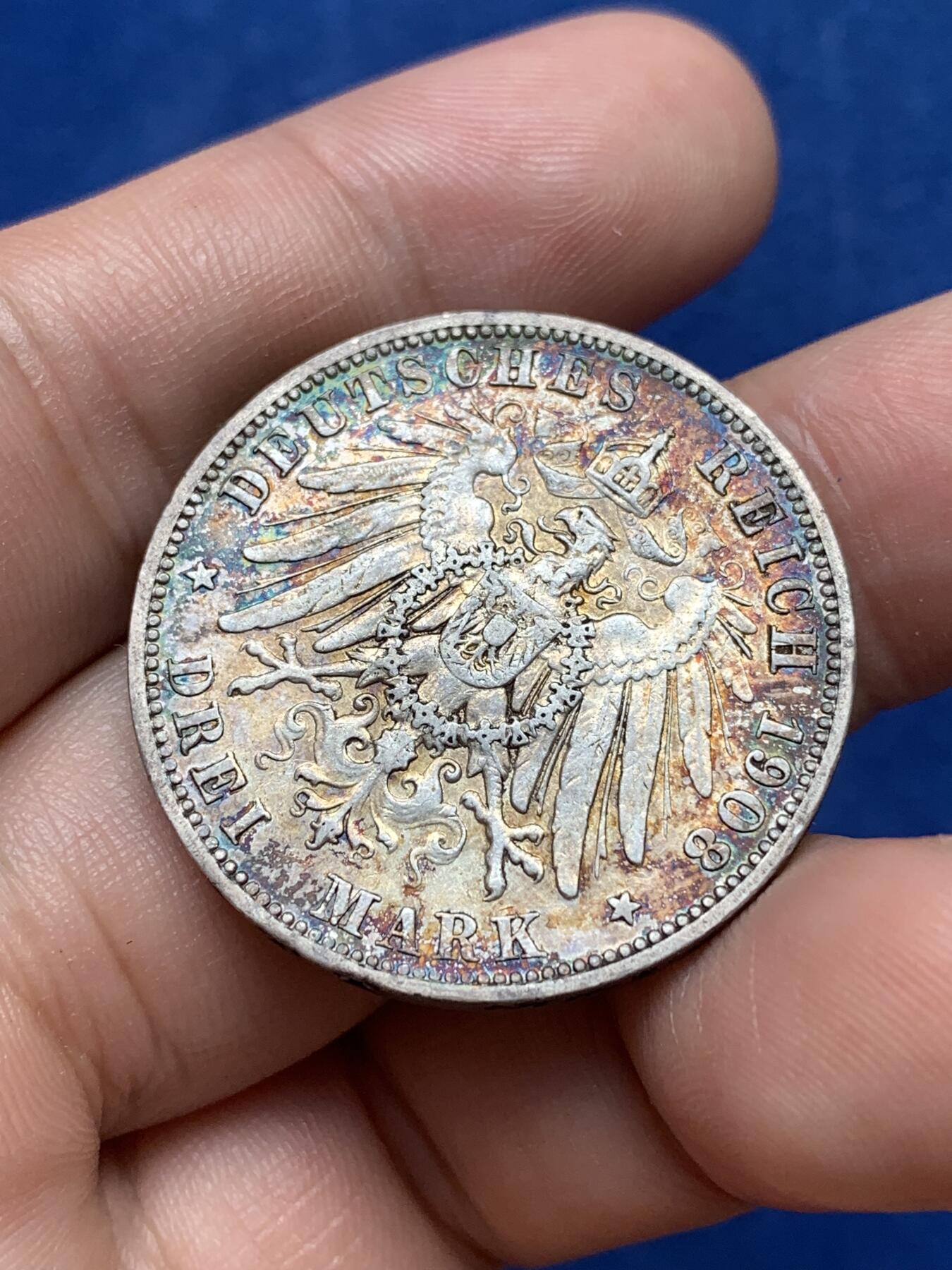 《竞宝斋》第292场- 周日，周一  2场连拍 （全场包邮） 德国威廉二世1908年三马克 正面原状态 背面五彩 状态不错