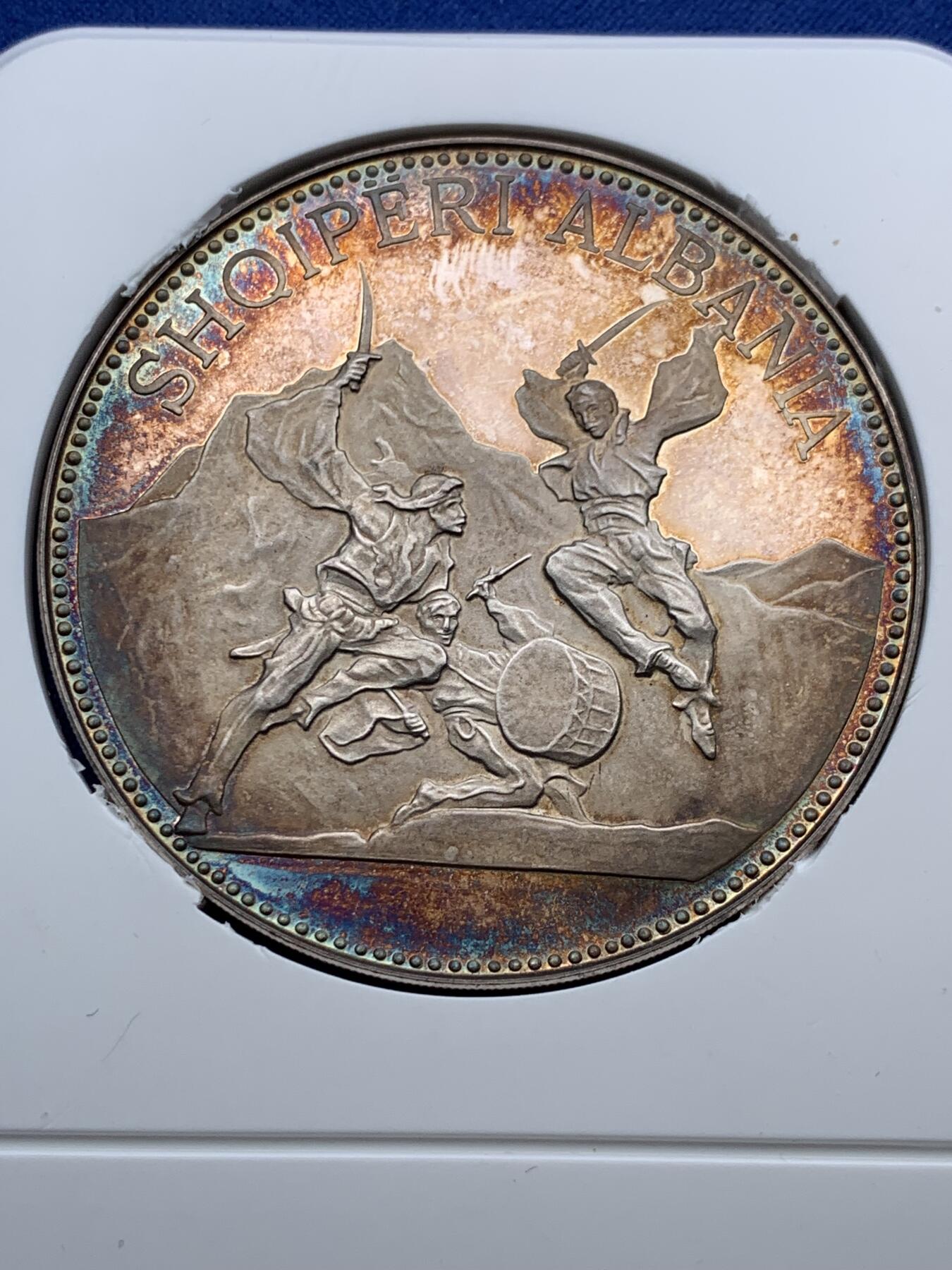 《竞宝斋》第292场- 周日，周一  2场连拍 （全场包邮） 3枚一组 阿尔巴尼亚斯坎德培精制纪念银币 1970版（发行量仅500套）