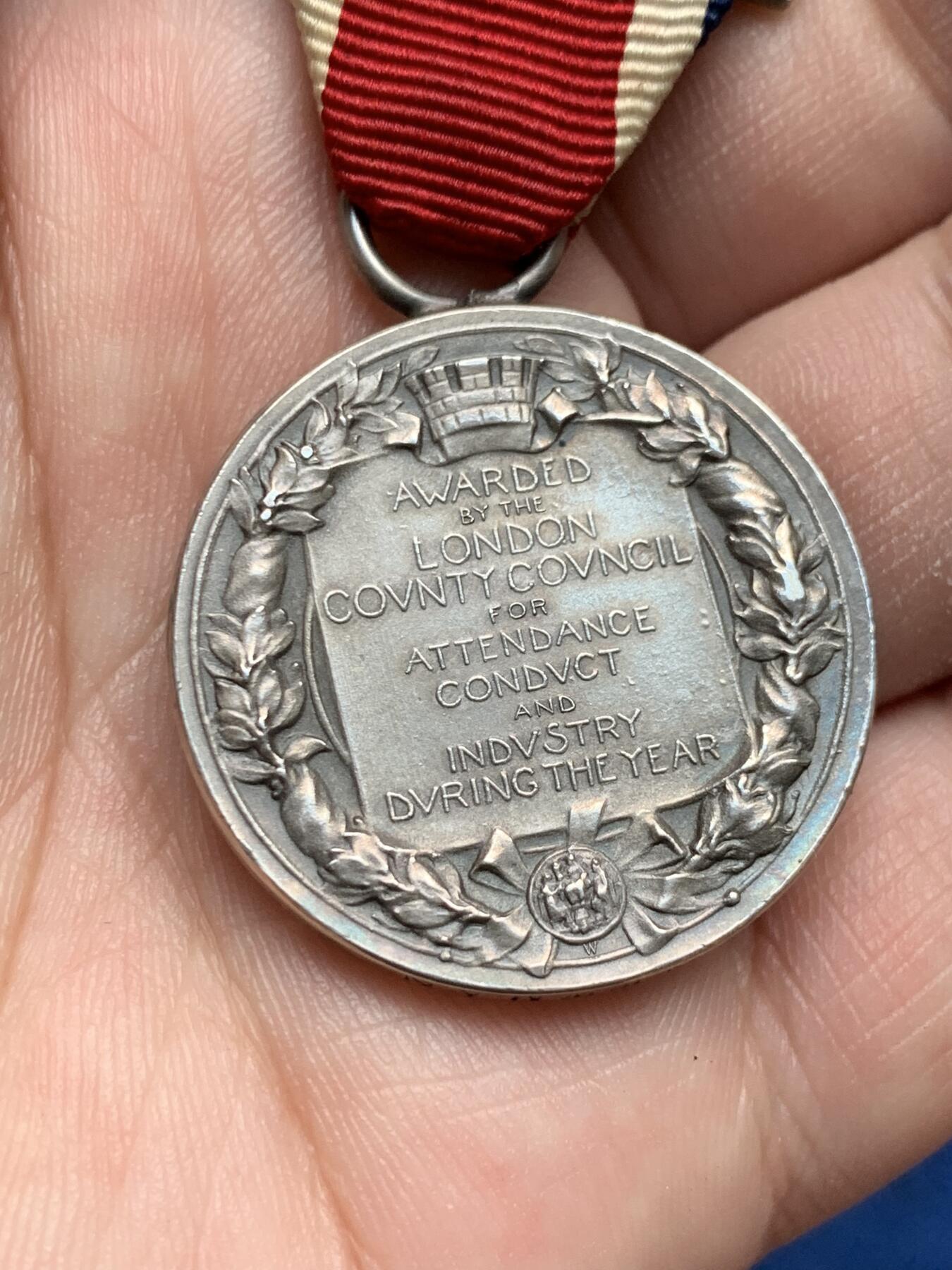 《竞宝斋》第292场- 周日，周一  2场连拍 （全场包邮） 伦敦郡议会1914-1915年 国王银质奖章  授予J.纽曼 带盒