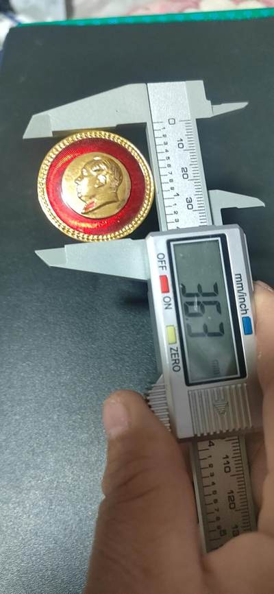 毛主席像章拍场，都是部队章 🔥🔥🔥🔥毛主席像章，36.3毫米，背面有铭文：海军 首次学习毛主席著作积极分子代表大会，东海舰队司令部、政治部