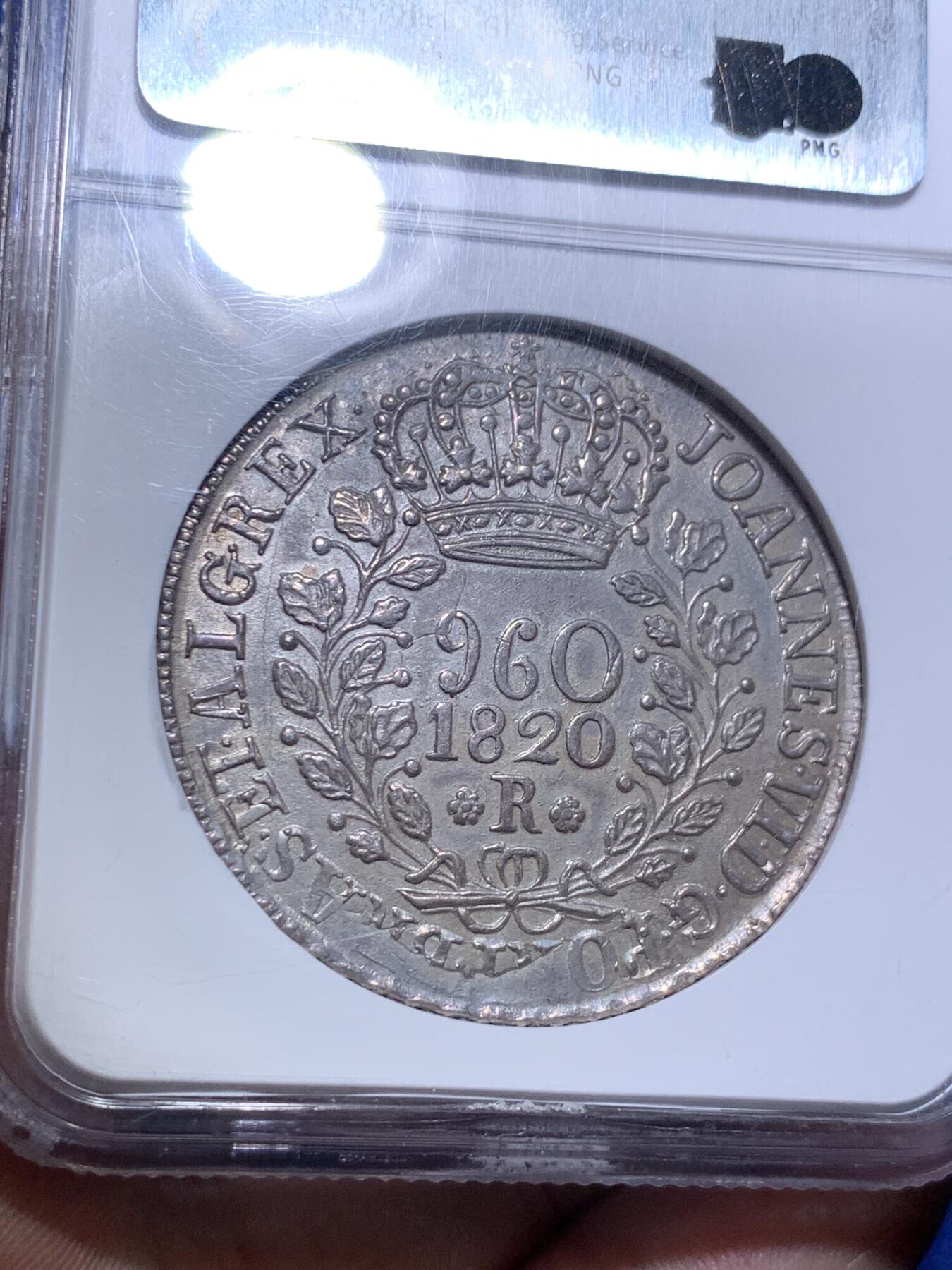 《竞宝斋》第292场- 周日，周一  2场连拍 （全场包邮） NGC MS62 葡属巴西1820年960瑞斯大银币 老盒老味道，打制清晰，币面清爽，不可多得