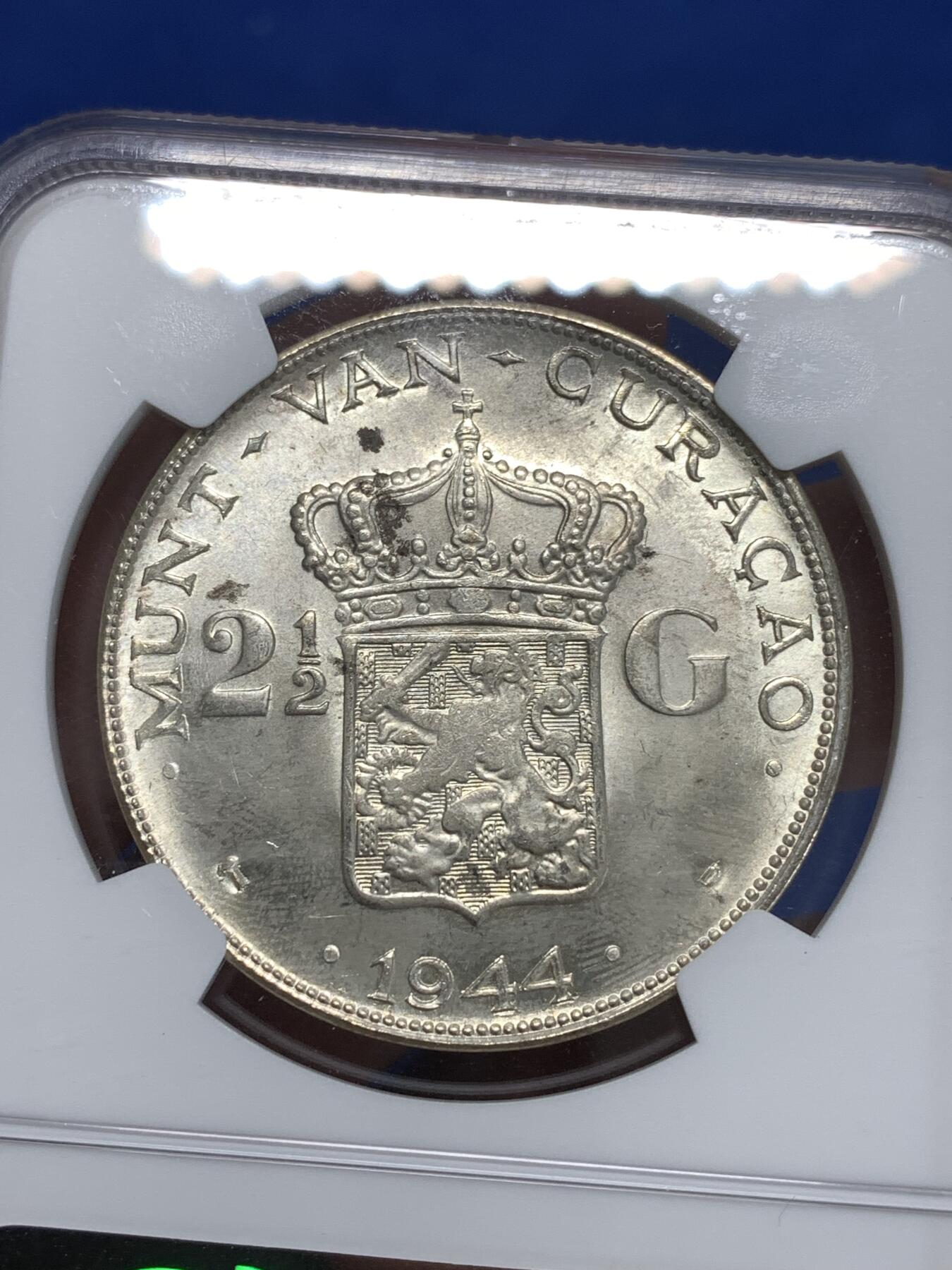 《竞宝斋》第292场- 周日，周一  2场连拍 （全场包邮） NGC MS63 荷属库拉索1944D威廉明娜2.5盾大银币