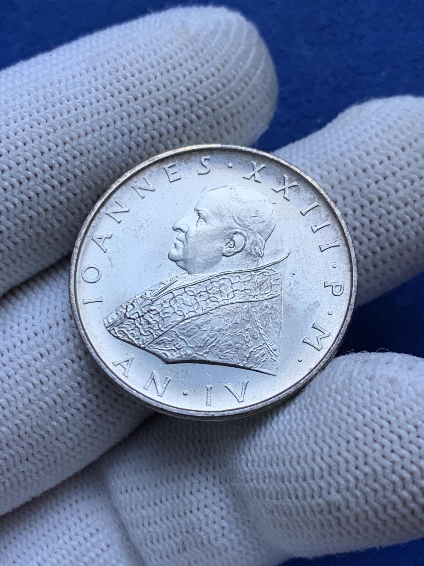 《竞宝斋》第293场- 周日，周一  2场连拍 （全场包邮） 梵蒂冈 1962年 500里拉 银币 原味车轮光 发行量仅有三万枚