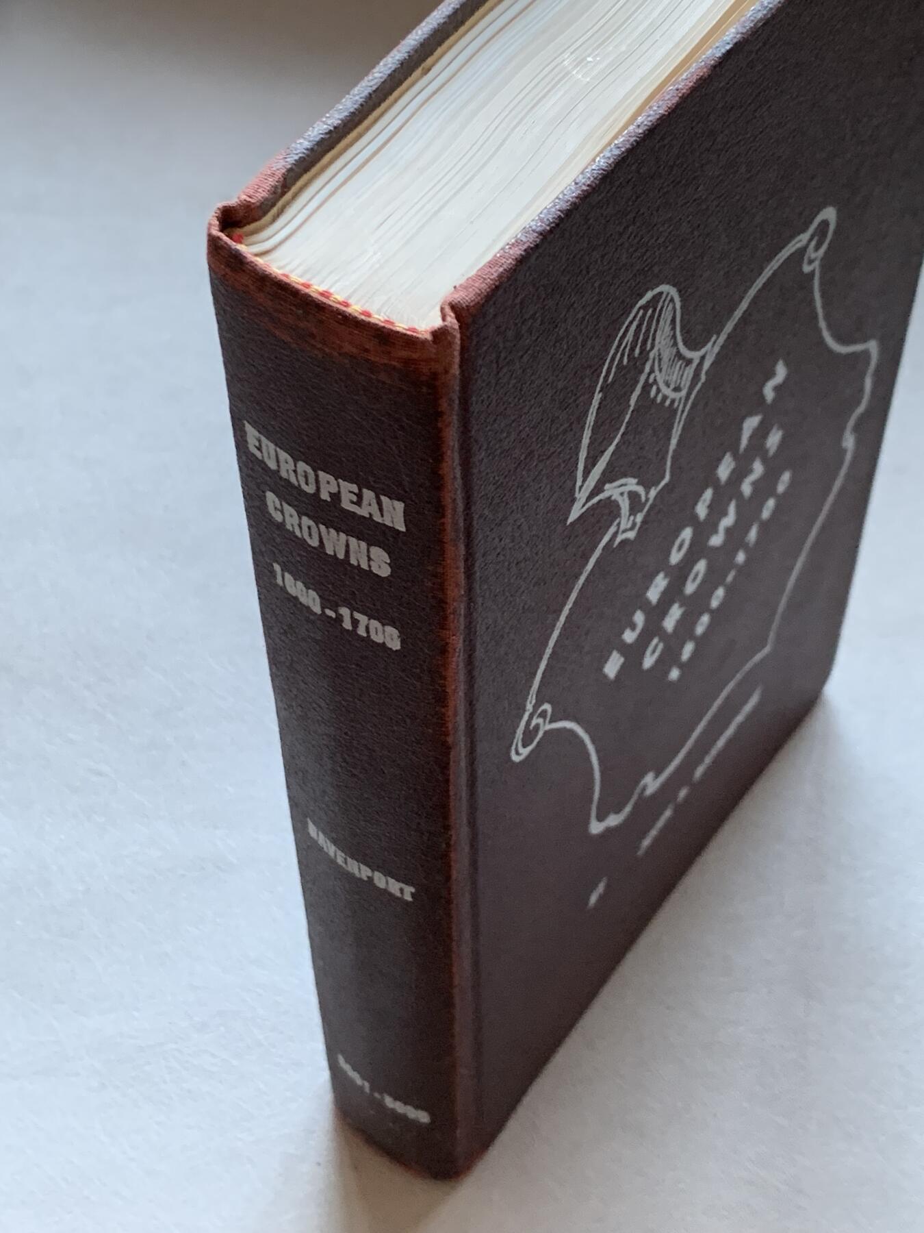 《竞宝斋》第293场- 周日，周一  2场连拍 （全场包邮） 达文波特欧洲克朗1600-1700目录，NGC和PCGS评级参考目录，达文波特欧洲目录第一难点，十分罕见。精装633页。