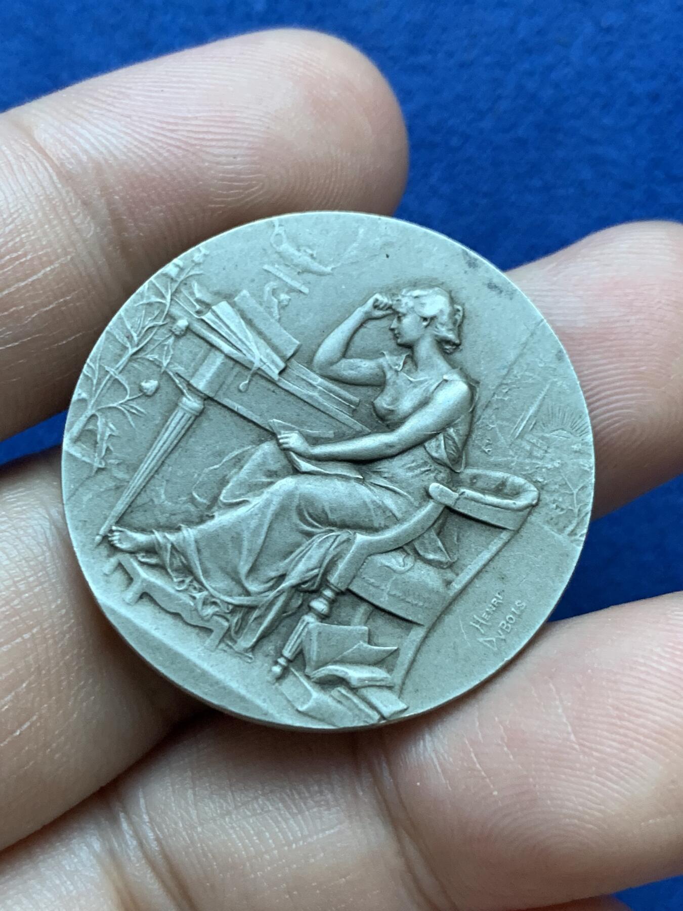 《竞宝斋》第293场- 周日，周一  2场连拍 （全场包邮） 法国卫生部代币 材质镍银（白铜） 32.2mm 15.76g 丰饶角+mchor边铭 少见材质