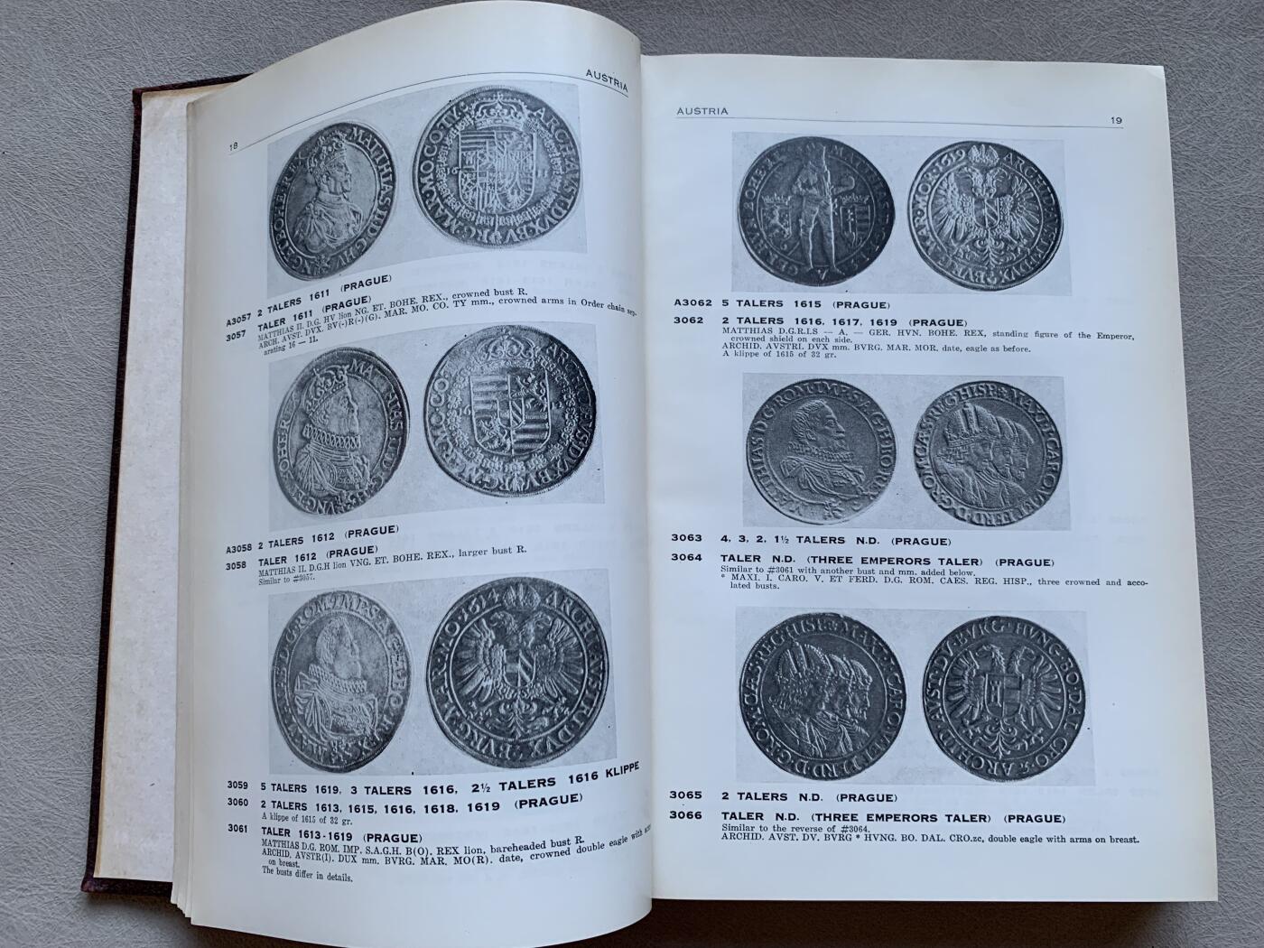 《竞宝斋》第293场- 周日，周一  2场连拍 （全场包邮） 达文波特欧洲克朗1600-1700目录，NGC和PCGS评级参考目录，达文波特欧洲目录第一难点，十分罕见。精装633页。