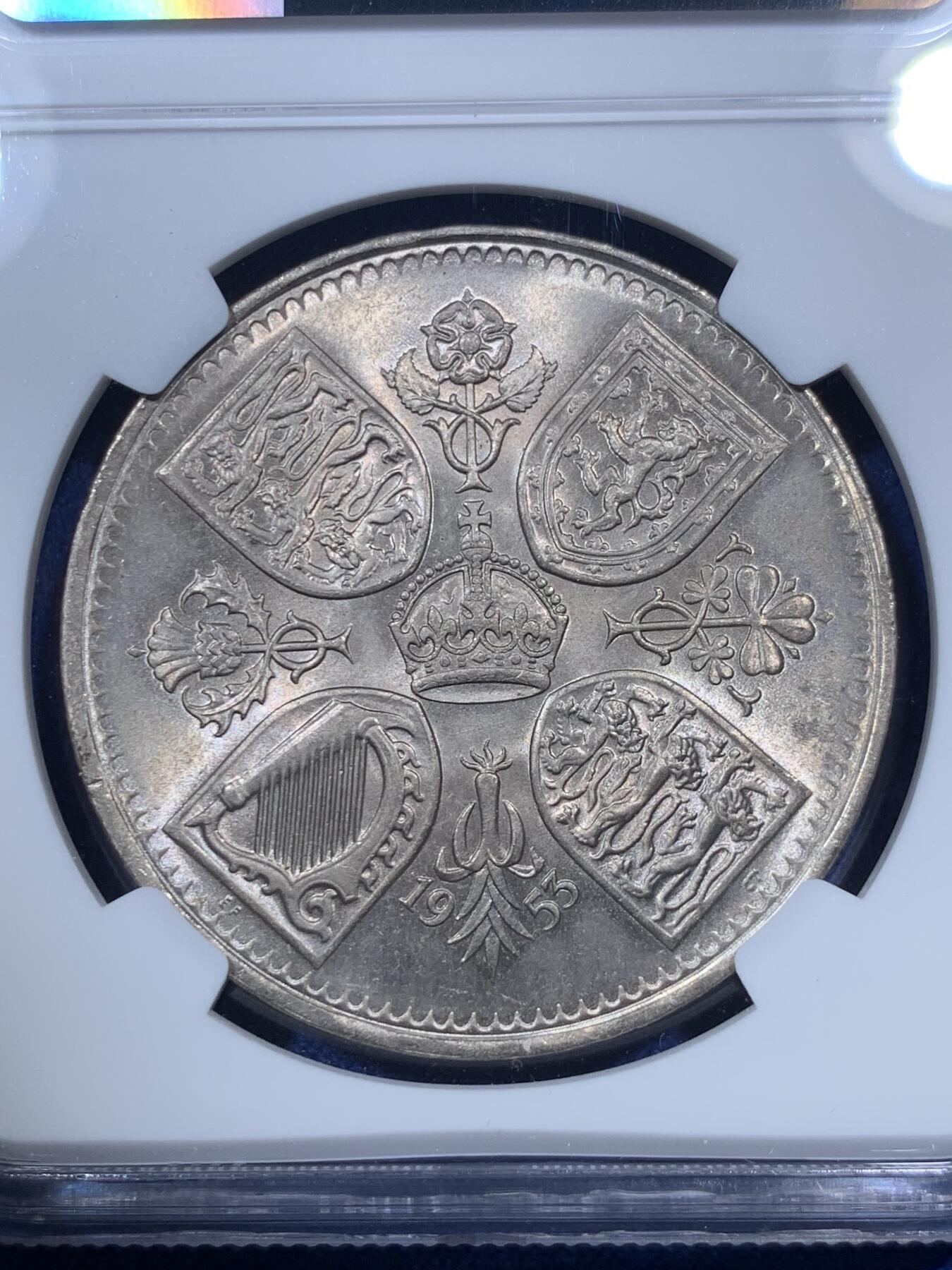 《竞宝斋》第293场- 周日，周一  2场连拍 （全场包邮） NGC MS64 英国1953年伊丽莎白二世女王登基纪念克朗 经典品种