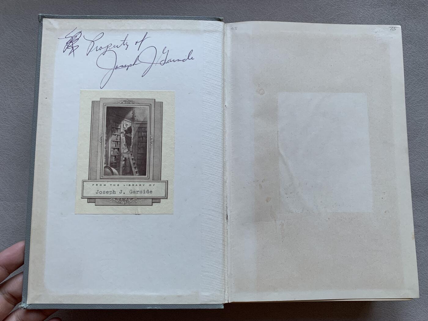 《竞宝斋》第293场- 周日，周一  2场连拍 （全场包邮） 耿爱得《中国币图说汇考》1954年原版，麦稀奇首见。耿爱得原籍奥地利，1902年赴上海英商银行服务，在华从事金融相关工作长达47年，本书图文并茂，研究考证细致全面，资料详实，堪称中国近代机制币不朽之作。精装本，非常厚，细节见图。