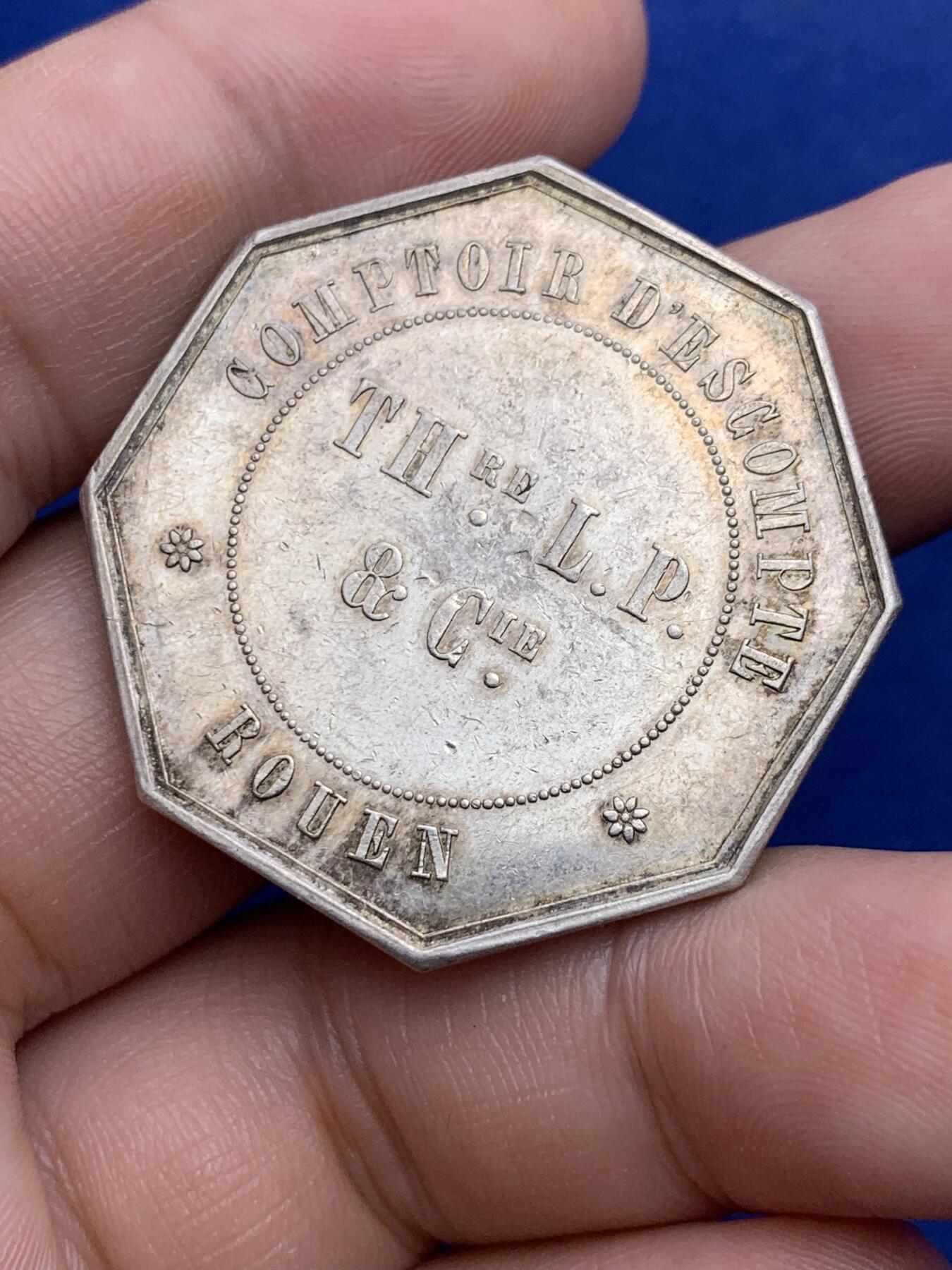 《竞宝斋》第293场- 周日，周一  2场连拍 （全场包邮） 1854法国鲁昂商业贸易公司八角代用银币 40.1mm 19.2克 右手指边铭（1845-1860年）