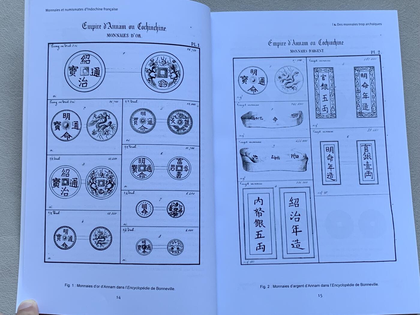 《竞宝斋》第293场- 周日，周一  2场连拍 （全场包邮） 法属印度支那的硬币与钱币，作者对越南、老挝和柬埔寨的货币历史提供了尽可能完整的研究。绝非市面上常见的简单图录类书籍，而是对造币历史进行了非常详尽的背景研究，非常适合深入学习，厚达297页