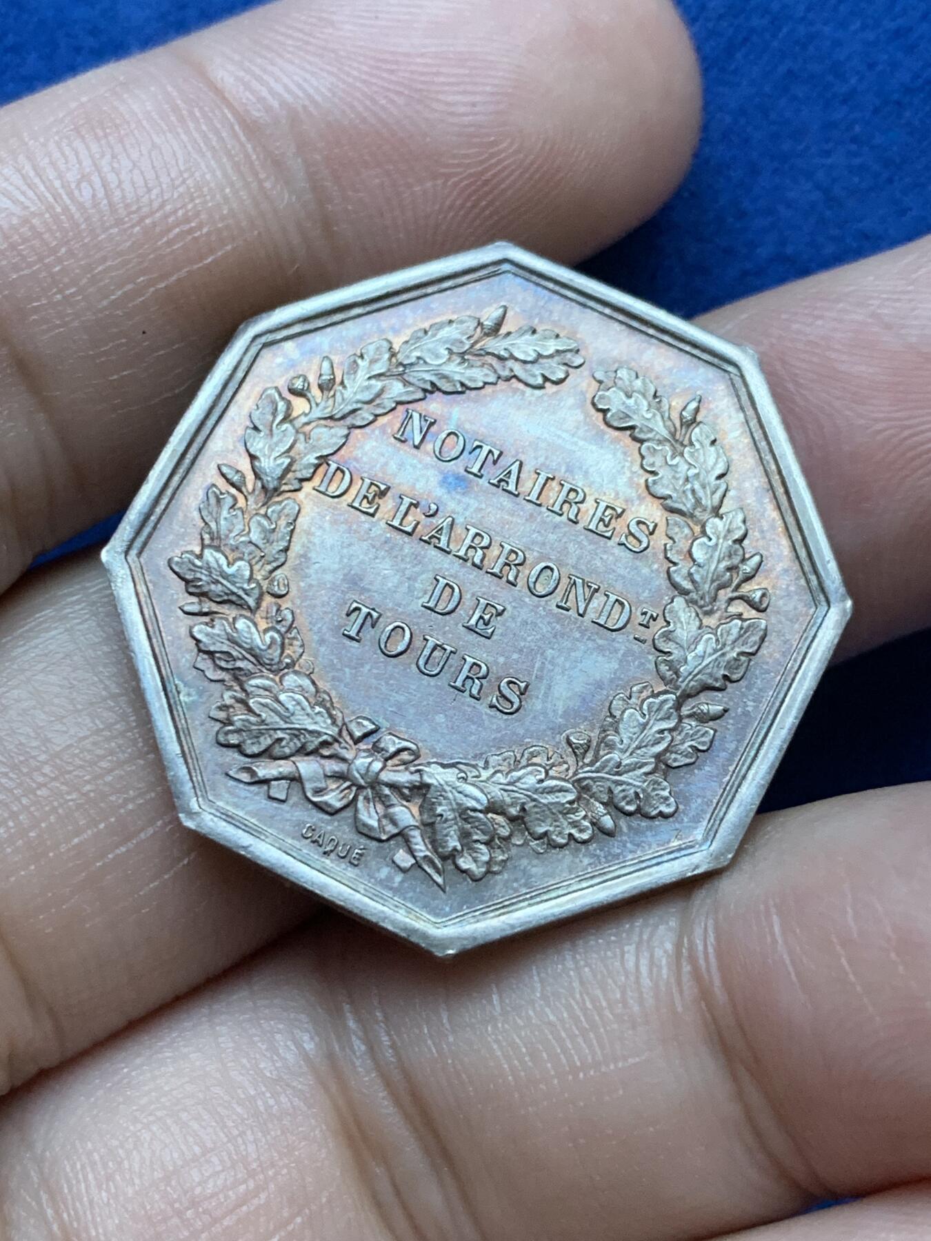 《竞宝斋》第293场- 周日，周一  2场连拍 （全场包邮） 法国图尔地区公证人八角银质代币 30.8mm 13.12g 丰饶角argent