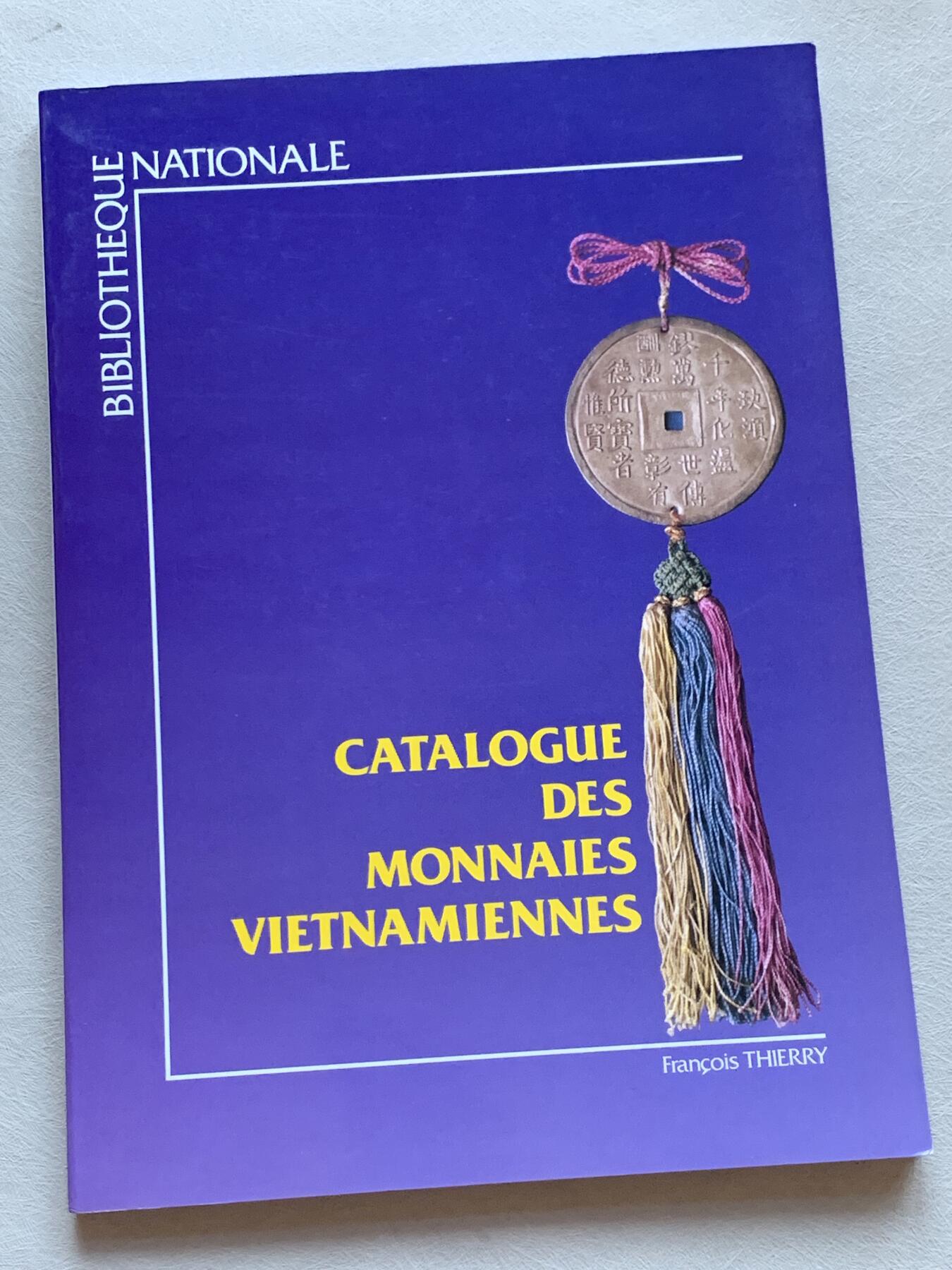 《竞宝斋》第293场- 周日，周一  2场连拍 （全场包邮） 两本一套 安南硬币图录及增补刊，绝版收藏级书籍，原刊为法国著名安南学者蒂埃里·弗朗索瓦于1987年出版并在2001年出版增补刊。A4纸大小。