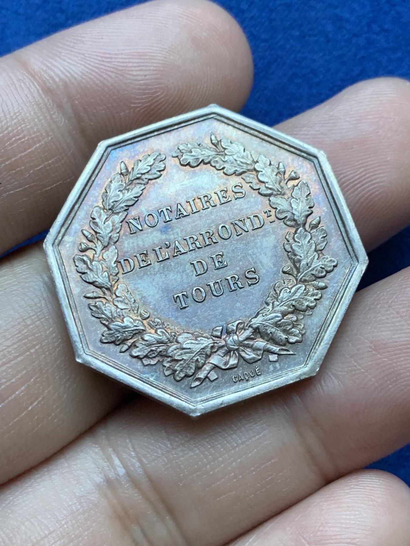 《竞宝斋》第293场- 周日，周一  2场连拍 （全场包邮） 法国图尔地区公证人八角银质代币 30.8mm 13.12g 丰饶角argent