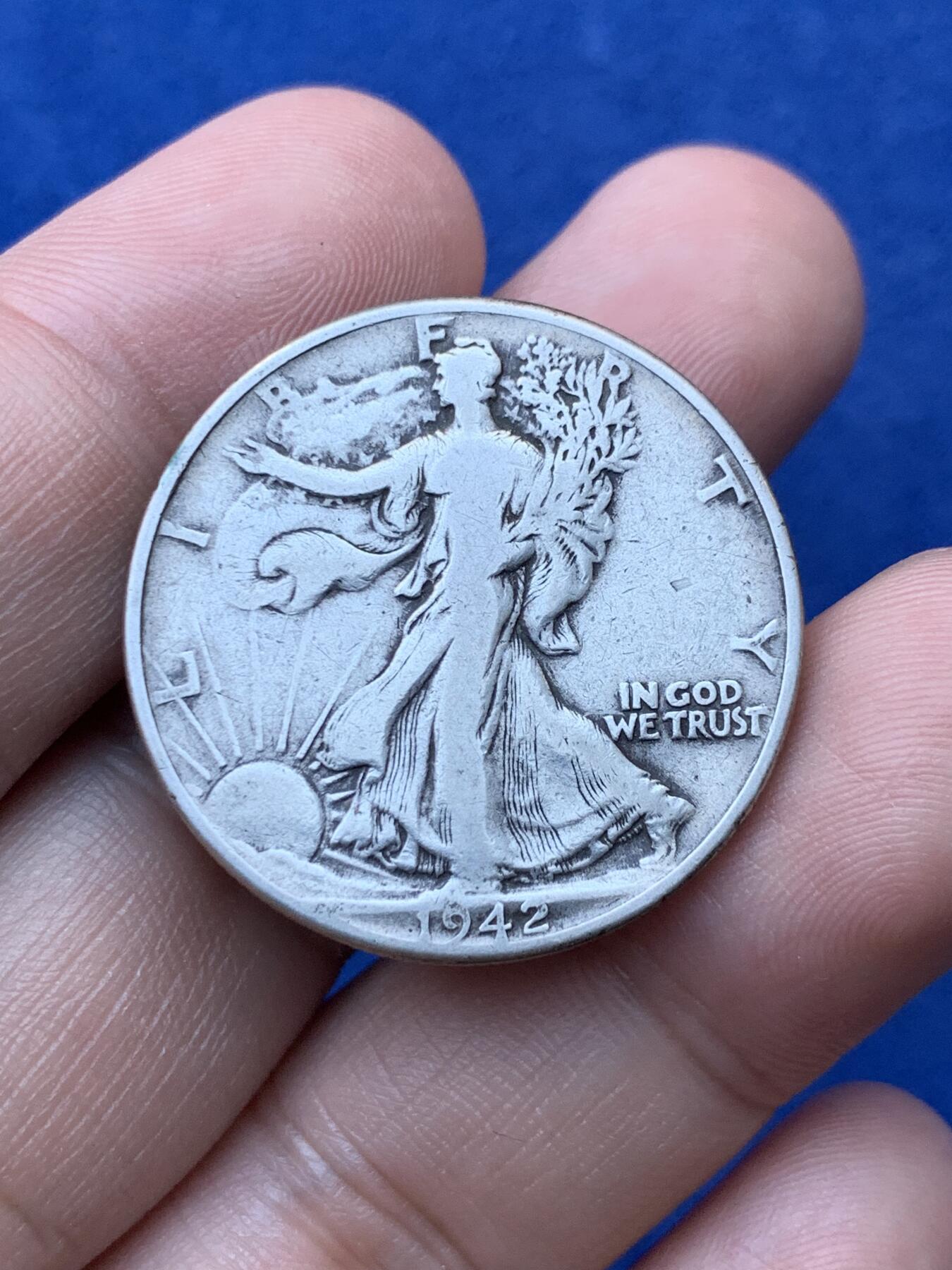 《竞宝斋》第293场- 周日，周一  2场连拍 （全场包邮） 美国1942年行走女神50美分银币