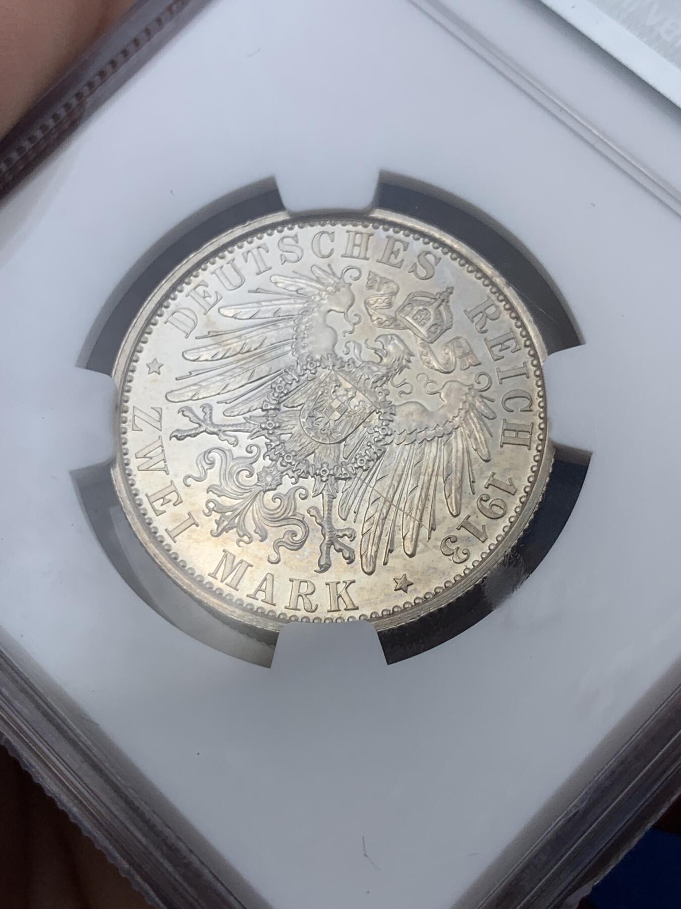 《竞宝斋》第293场- 周日，周一  2场连拍 （全场包邮） NGC PF63 德国1913威廉二世戎装2马克精制银币 镜面感很强 63分可藏的分数